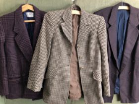 JACKET. HARRY HALL, MADE IN ENGLAND 100% WOOL AND LINED CHECK JACKET PIT TO PIT 43cms, SHOULDER TO