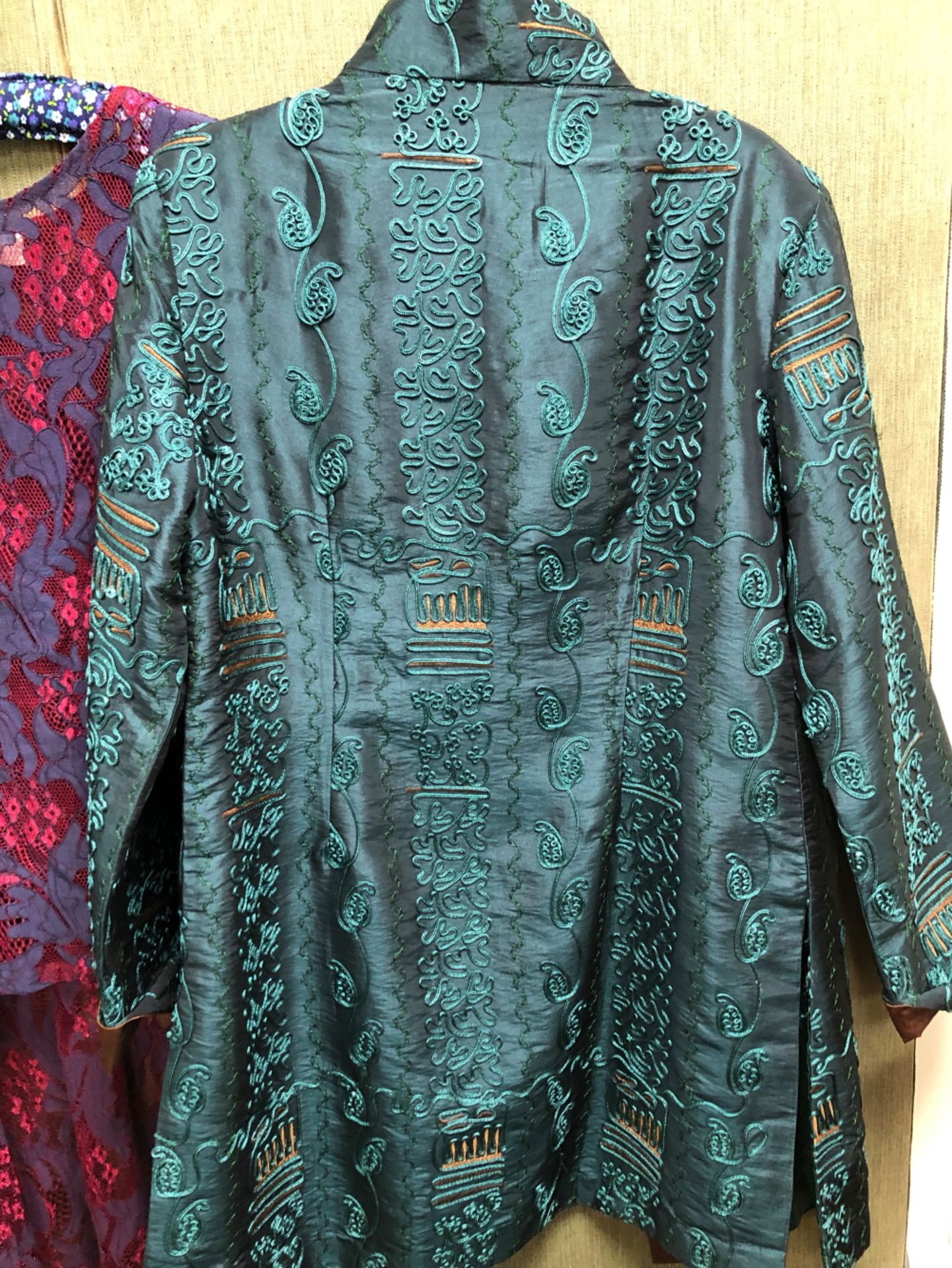 A MINIYA GREEN EMBROIDERED TUNIC JACKET LABEL SIZE XXL, A EAST GREEN LINEN LONG SHIRT SIZE 10, A - Image 5 of 12