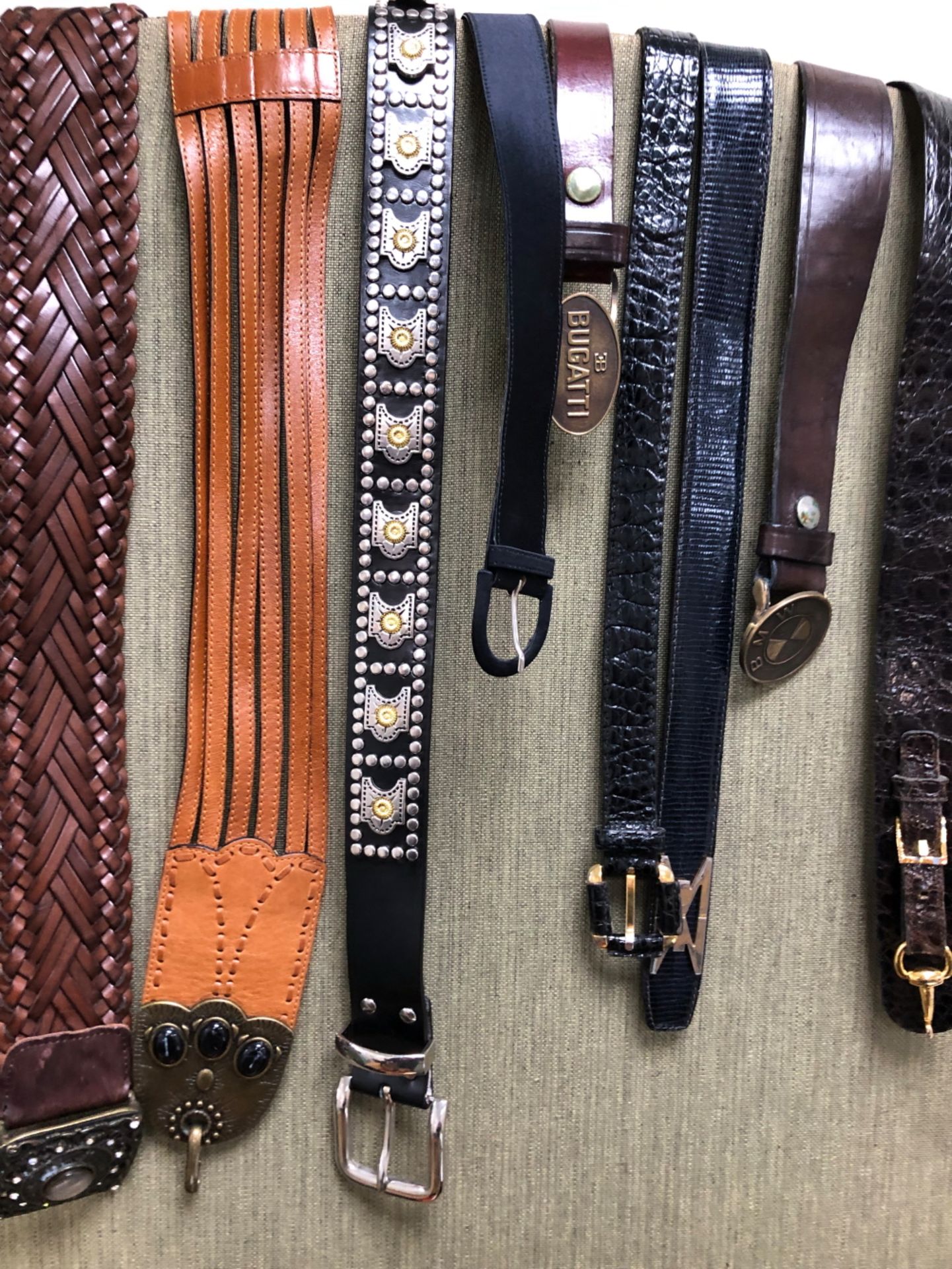 BELTS. A COLLECTION OF APPROXIMATELY 33 BELTS AND WAIST TIES TO INCLUDE, VALENTINO, BUGATTI,BMW, - Image 20 of 21