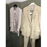 A AKRIS SWITZERLAND LADIES CREAM AND BEIGE CHECKED JACKET US SIZE 8 TOGETHER WITH A GILMAR ITALY