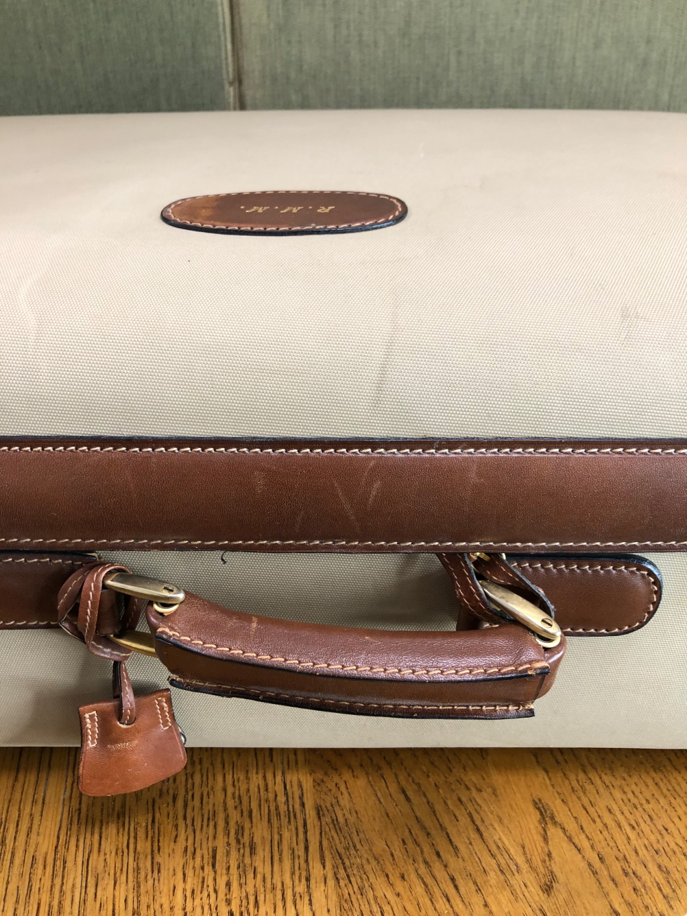 HARRODS VINTAGE MONOGRAM TAN AND BROWN SUITCASE AND TRAVEL BAG(2) - Image 16 of 33