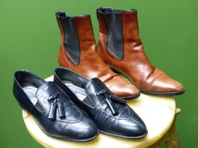 SHOES. LORENZO BANFI ITALY BLACK LEATHER COURT SHOES EUR SIZE 39.5. TOGETHER WITH BROWN BOOTS SIZE