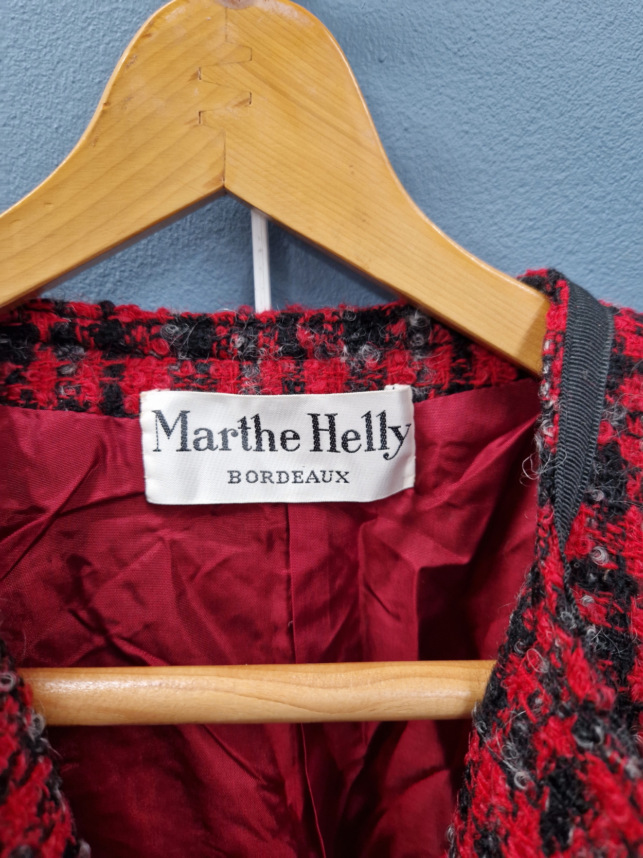 LADIES SUIT. MARTHE HELLY. BORDEAUX. A TWO PART JACKET AND SKIRT SUITE, BLACK AND RED CHECK. - Image 2 of 7