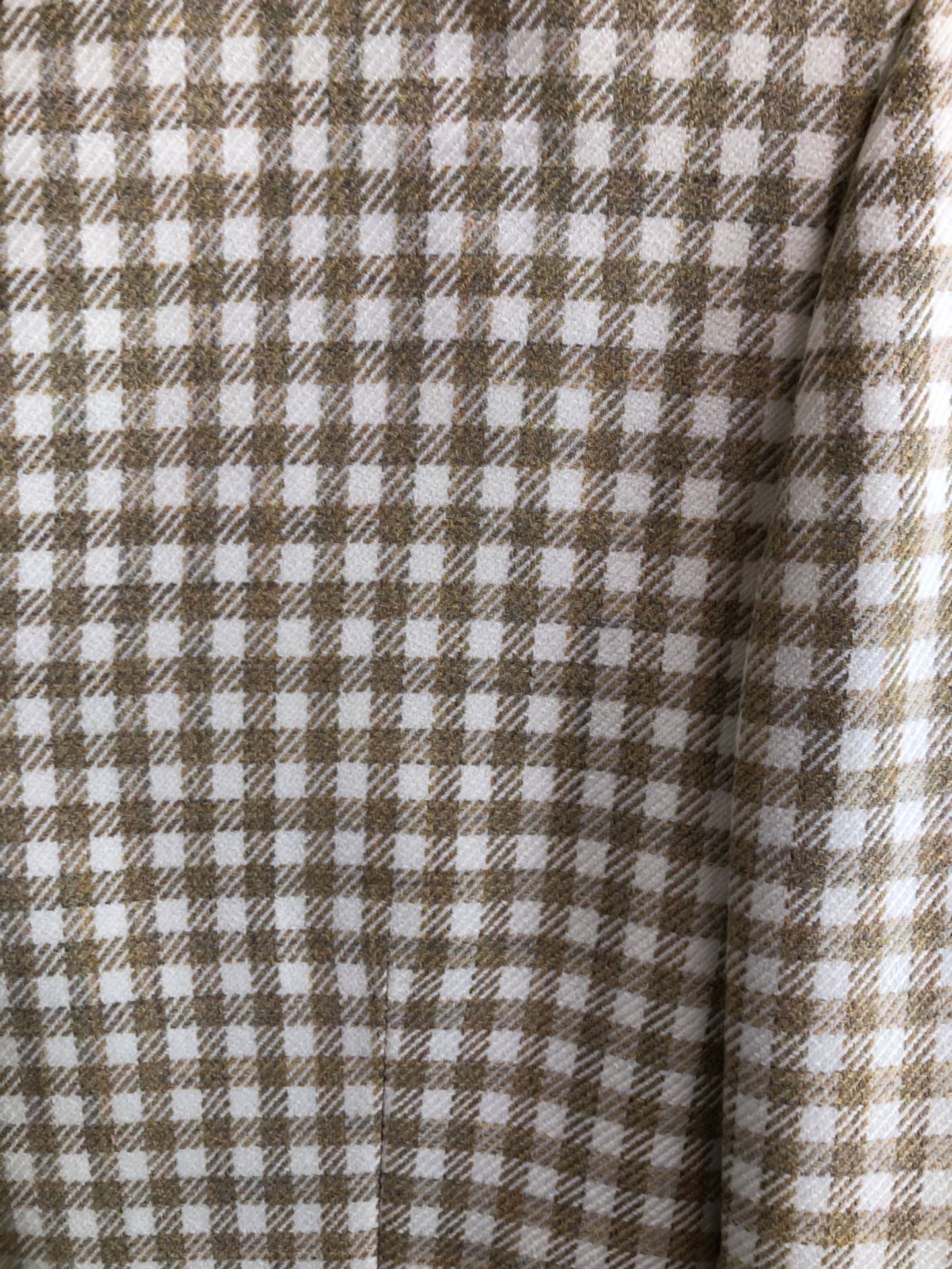 A AKRIS SWITZERLAND LADIES CREAM AND BEIGE CHECKED JACKET US SIZE 8 TOGETHER WITH A GILMAR ITALY - Image 3 of 11