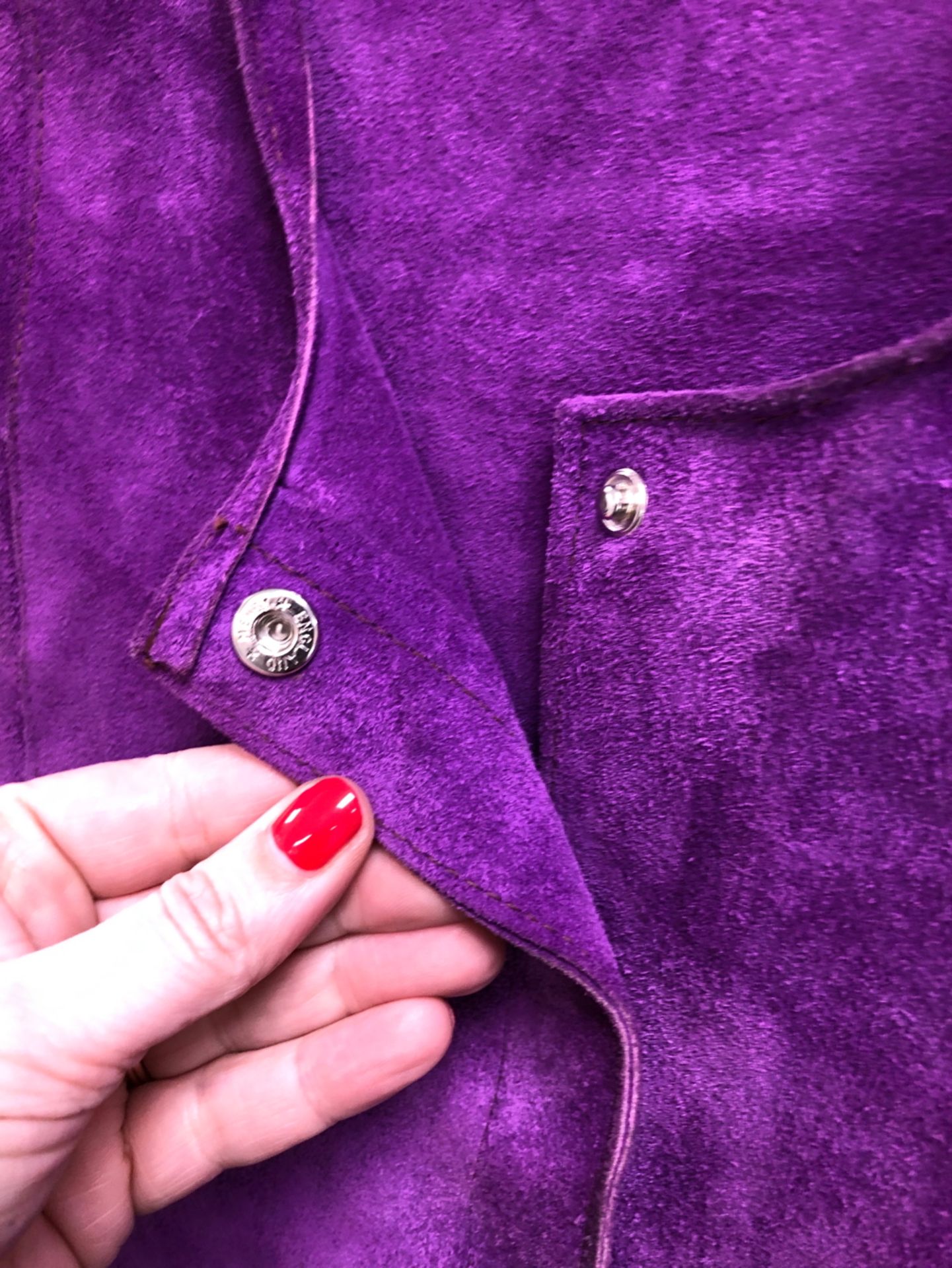 A SAPPHIRE SIZE 12 SILVER AND BLUE EVENING JACKET, TOGETHER WITH TWO WAISTCOATS, ONE PURPLE TAN - Bild 11 aus 13