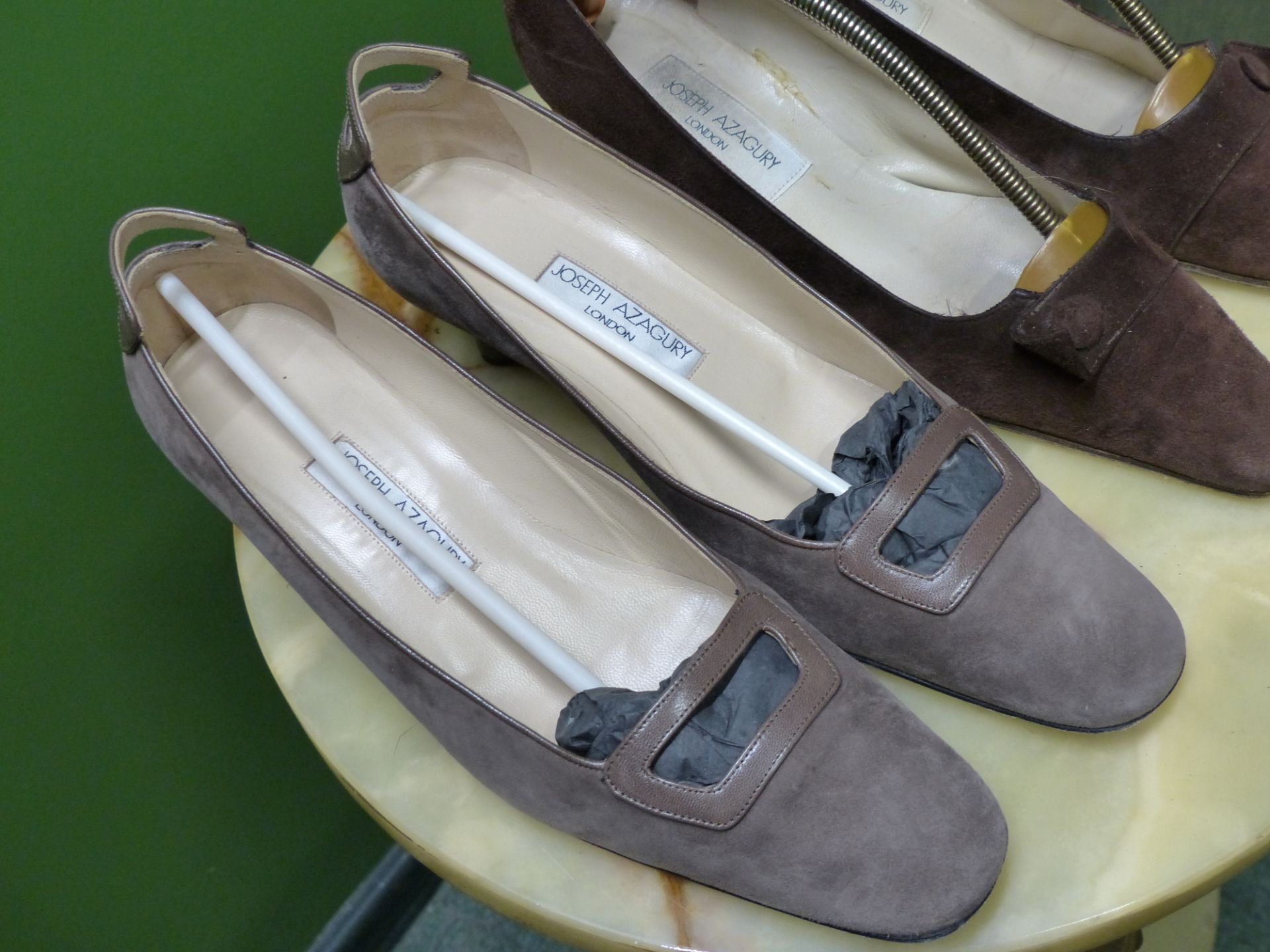 SHOES. TWO PAIRS OF JOSEPH AZAGURY LONDON.. SUEDE HEELED SHOES TAUPE SIZE EUR 39.5 AND SUEDE BROWN - Image 2 of 11