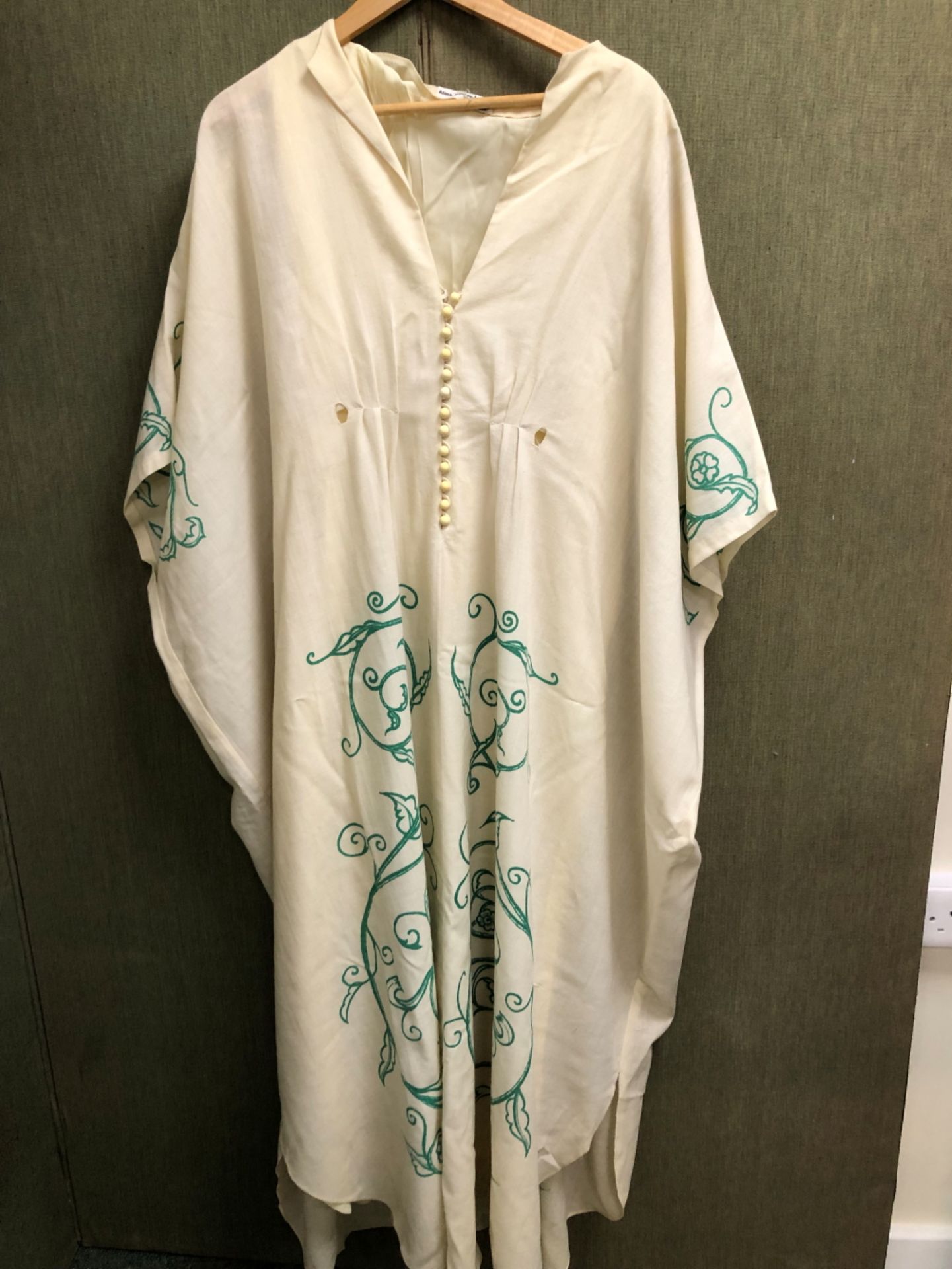 KAFTAN. ANNA ROOSE, PURE NEW WOOL, CREAM AND GREEN DETAIL FULL LENGTH KAFTAN, CIRCA 1970'S.