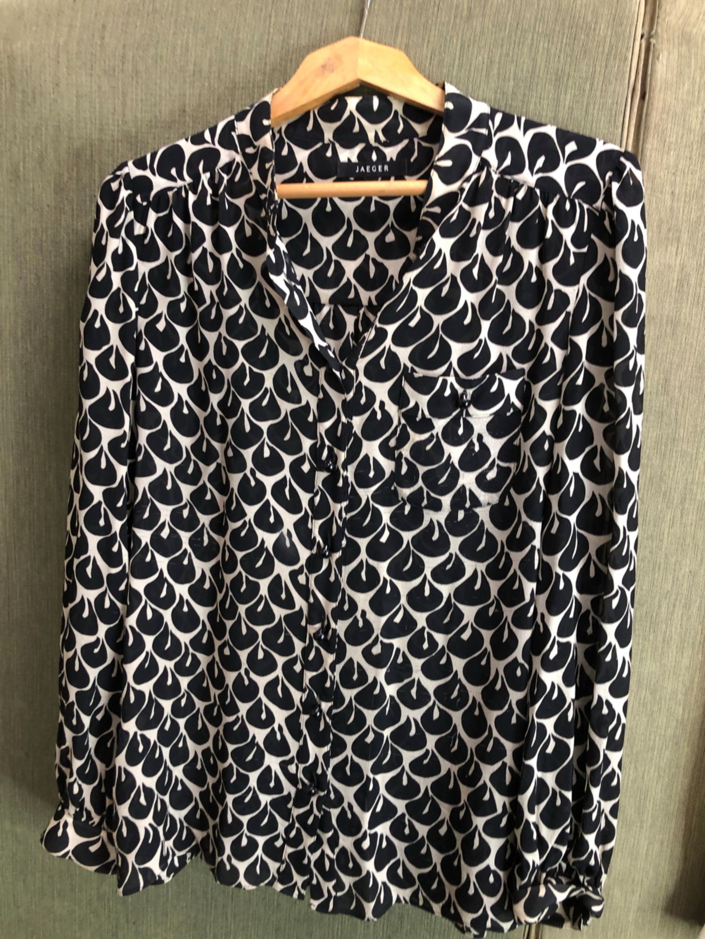 TWO ANTINO FUSCO LONG SLEEVED LIGHT WEIGHT BLOUSE, A AKRIS CLUB BUTTON BACK BLOUSE, A ITALIAN - Image 8 of 13