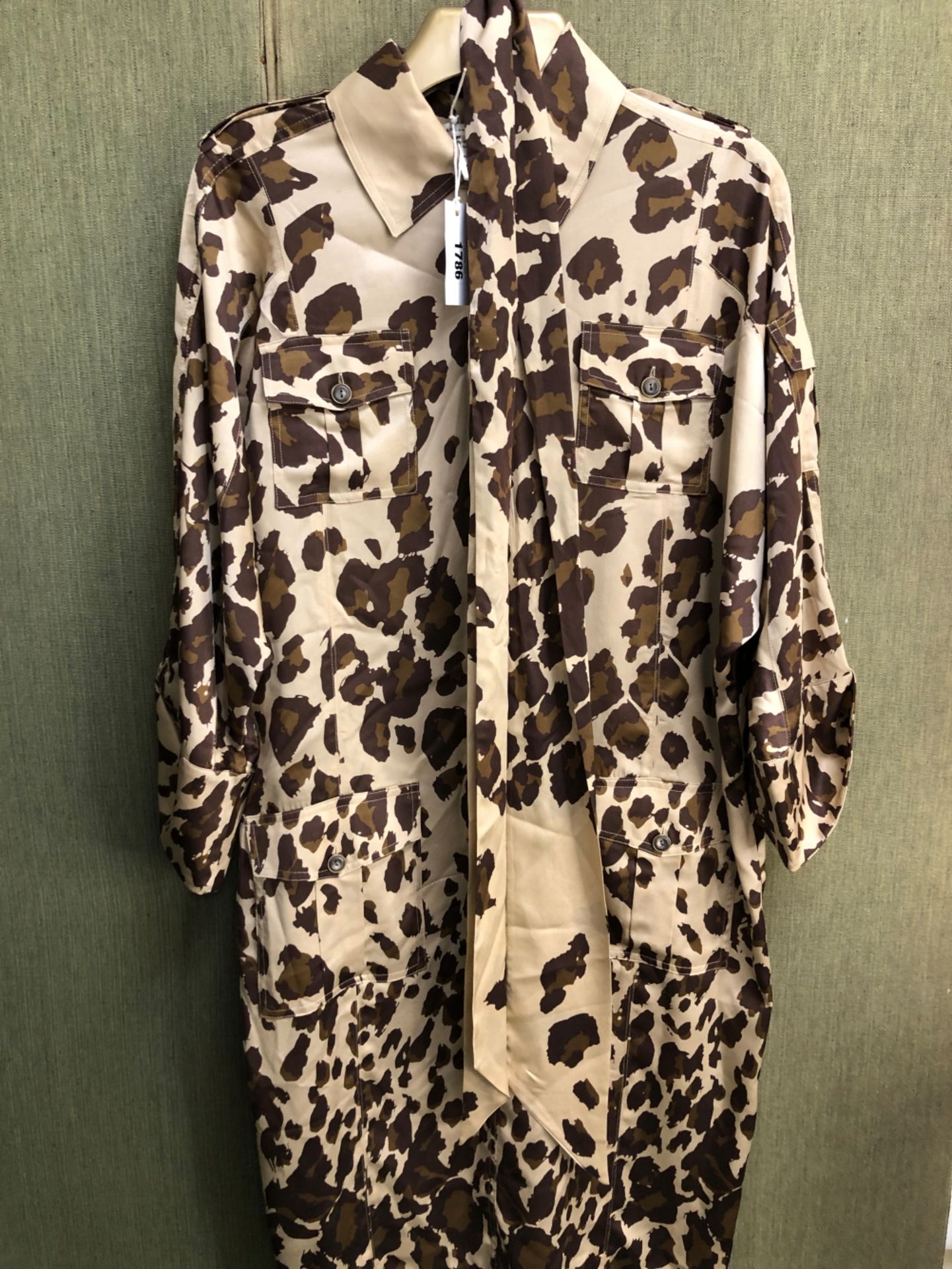 DRESS: DIANE VON FURSTENBERG 91% SILK ANIMAL PRINT DRESS WITH BELT SIZE 12