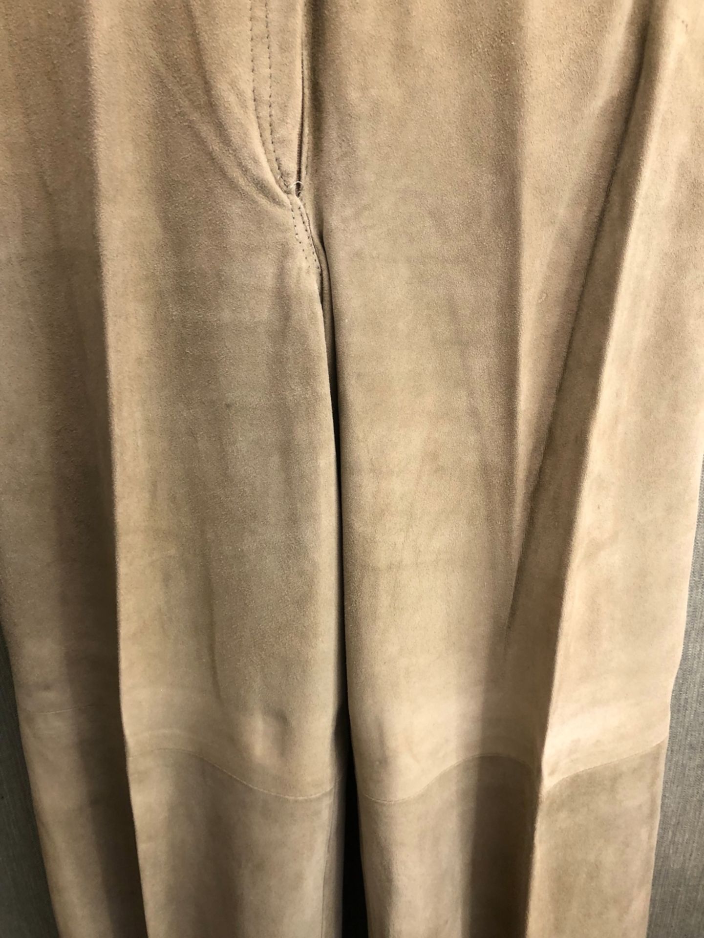 TWO PAIRS OF PATTI SEARLE PALE GREEN FLARED SUEDE TROUSERS ONE 38 INCH HE OTHER 34 INCH, TOGETHER - Image 21 of 26