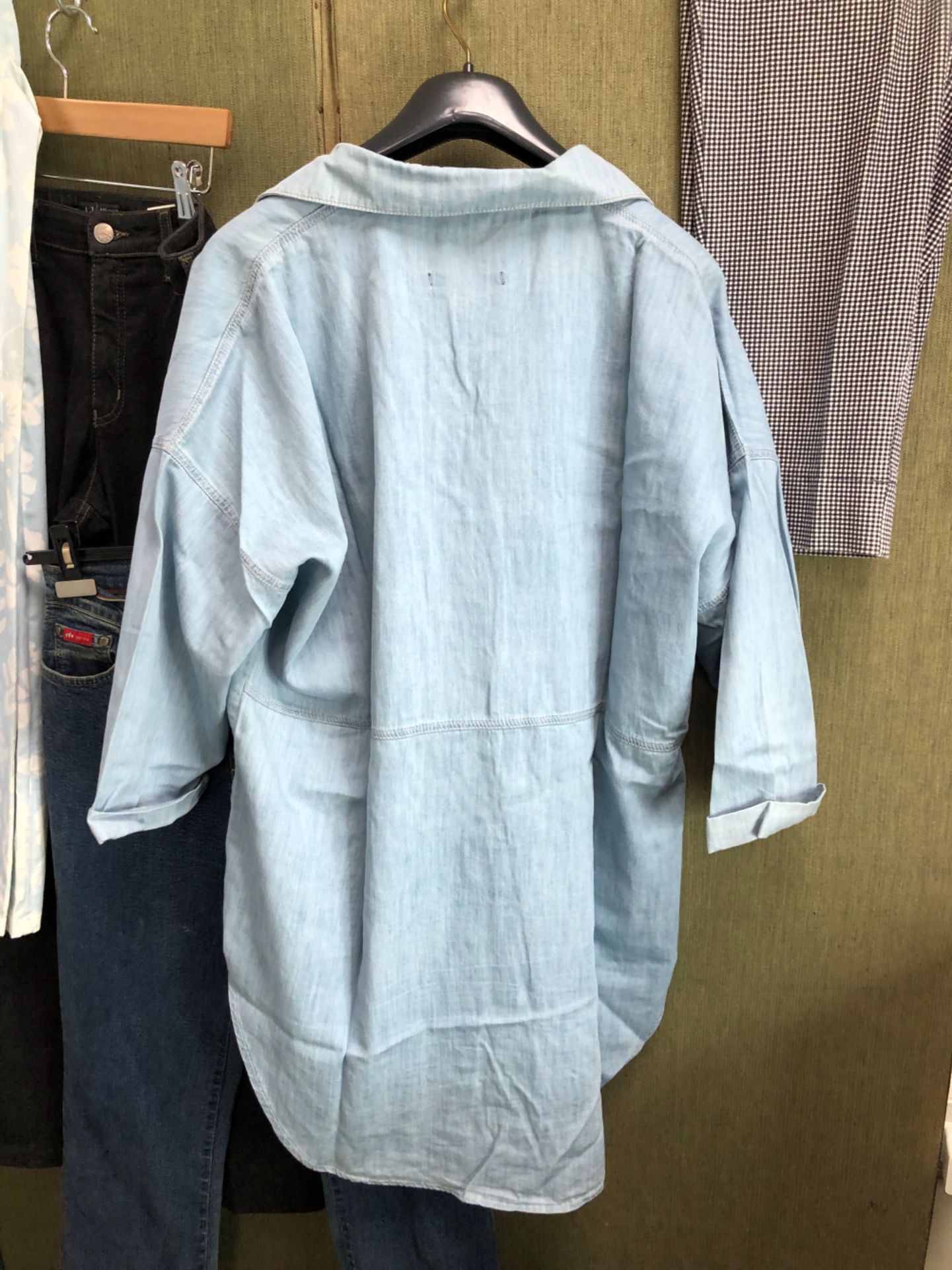A HILDITCH & KEY BLUE AND GREEN STRIPPED COTTON SHIRT UK SIZE 12, TOGETHER WITH A ZARA WOMAN LIGHT - Image 4 of 19