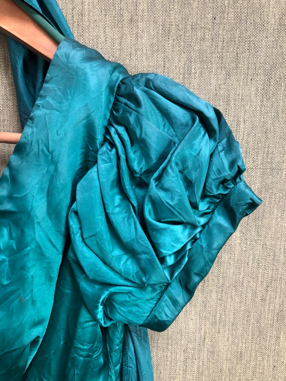 DRESS AND SCARF: AN OSSIE CLARK GREEN SILK, SHORT PUFFED SLEEVES, ARMPIT TO ARMPIT 35, SHOULDER TO - Image 3 of 9