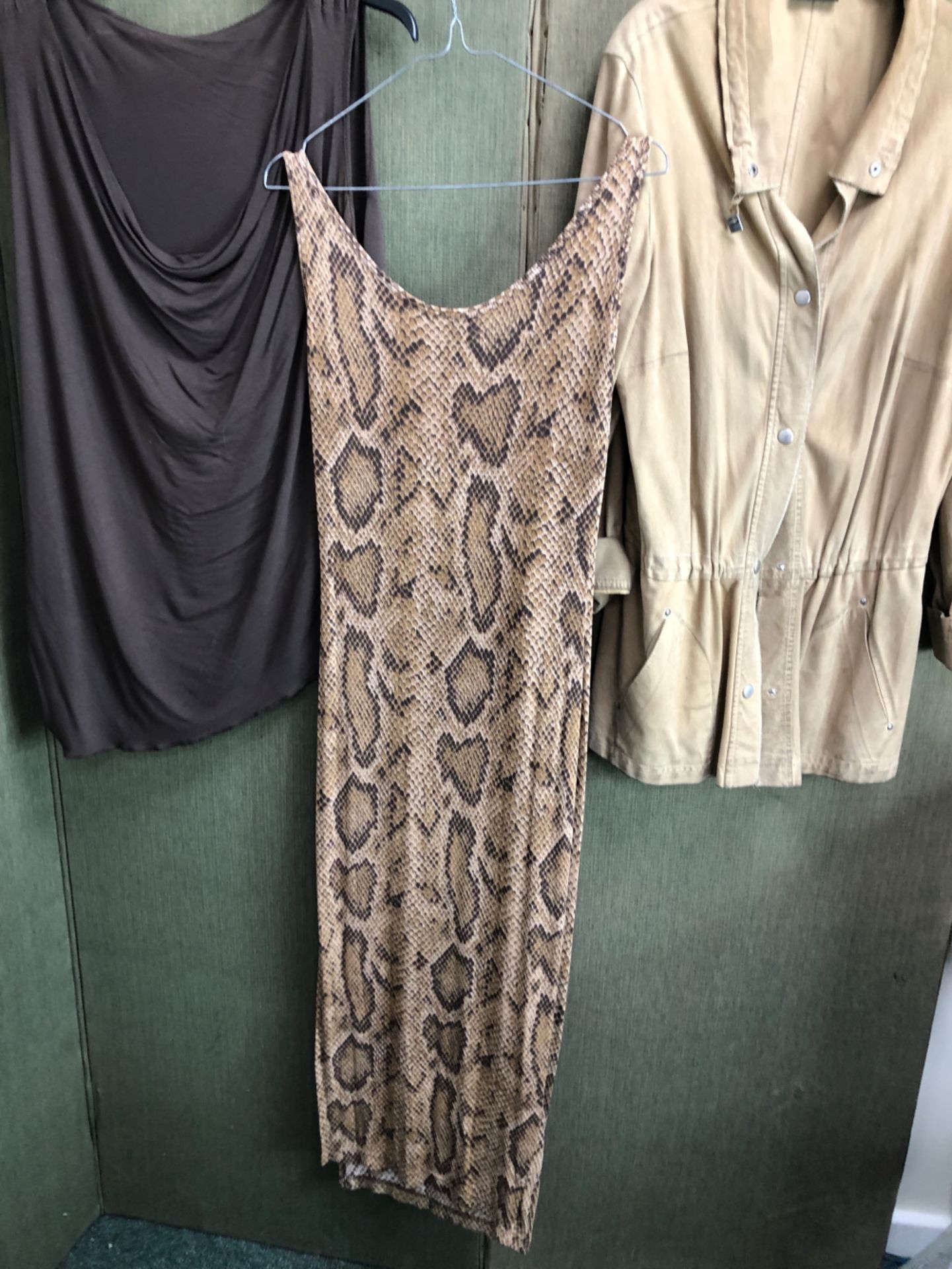 A SAMOON TAN SUEDE JACKET/SHIRT TOGETHER WITH A ISADORA ANIMAL PRINT LONG DRESS AND MATCHING - Image 5 of 12