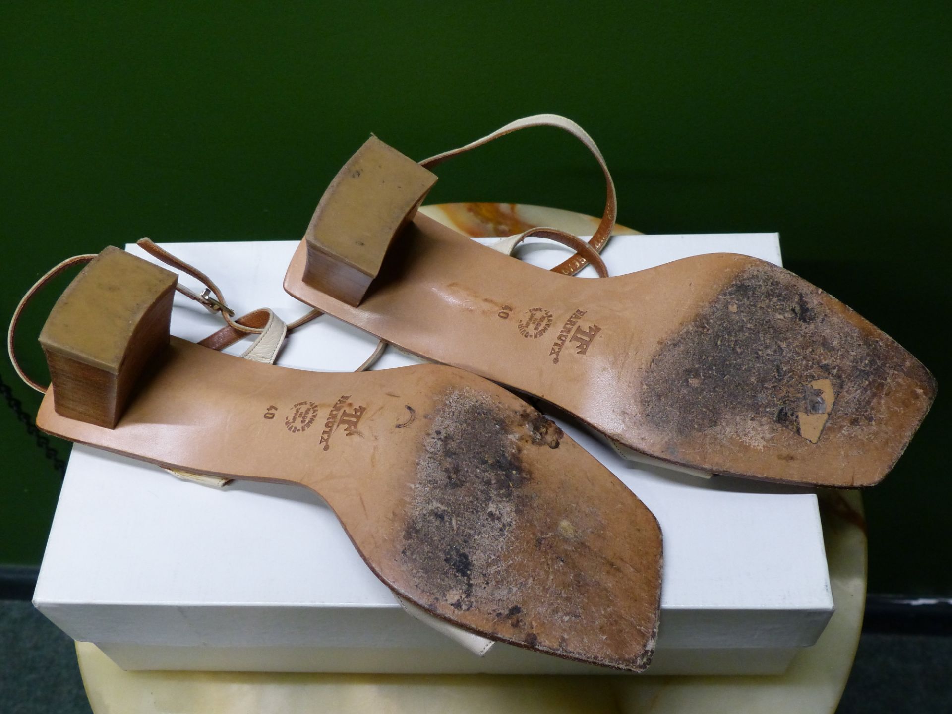 SHOES. FARRUTX SPANISH BEIGE LEATHER BUCKLED HEALED SANDAL EUR 40 HEAL HEIGHT 5cm - Image 4 of 5