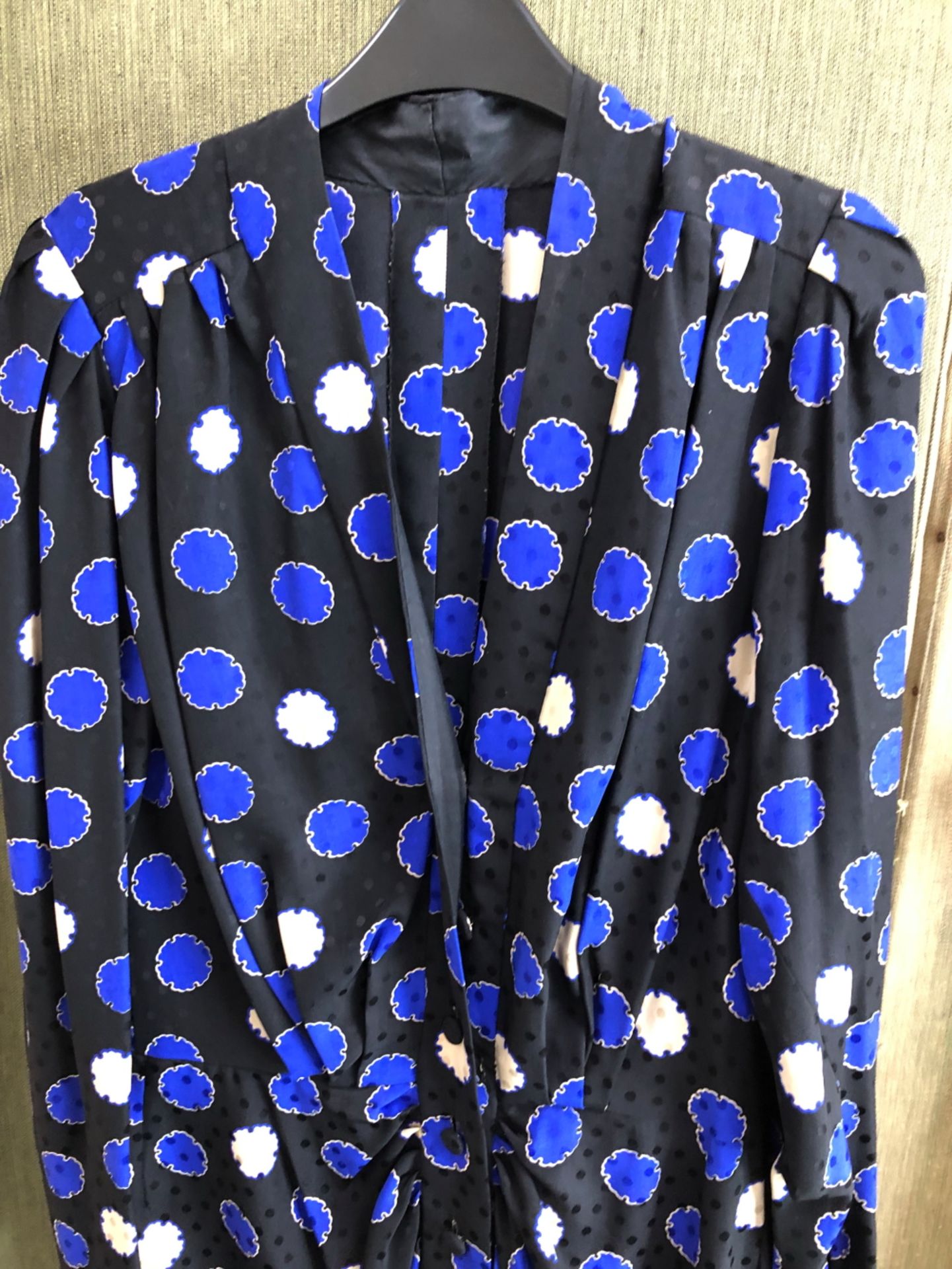 A LONG BLACK DRESS WITH BLUE AND CREAM SPOTS AND BUTTON FRONT, TOGETHER WITH A GEORGE GROSS SIZE - Image 2 of 9