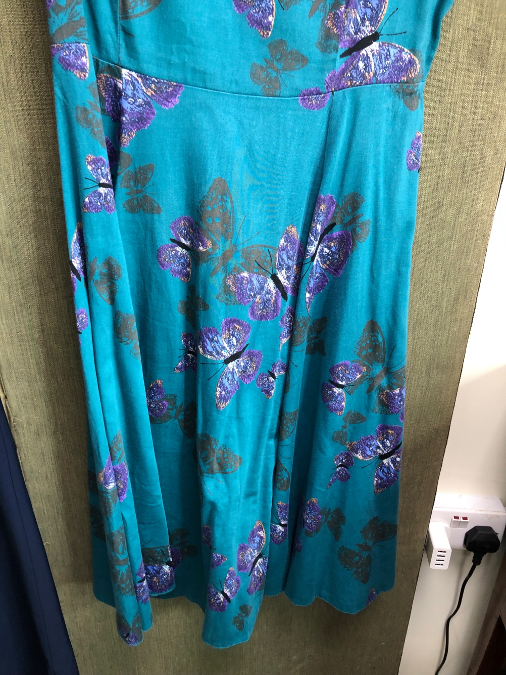 A LADY VINTAGE LONDON GREEN DRESS WITH PURPLE BUTTERFLIES SIZE 14 TOGETHER WITH LIQUORISH NAVY - Image 5 of 14