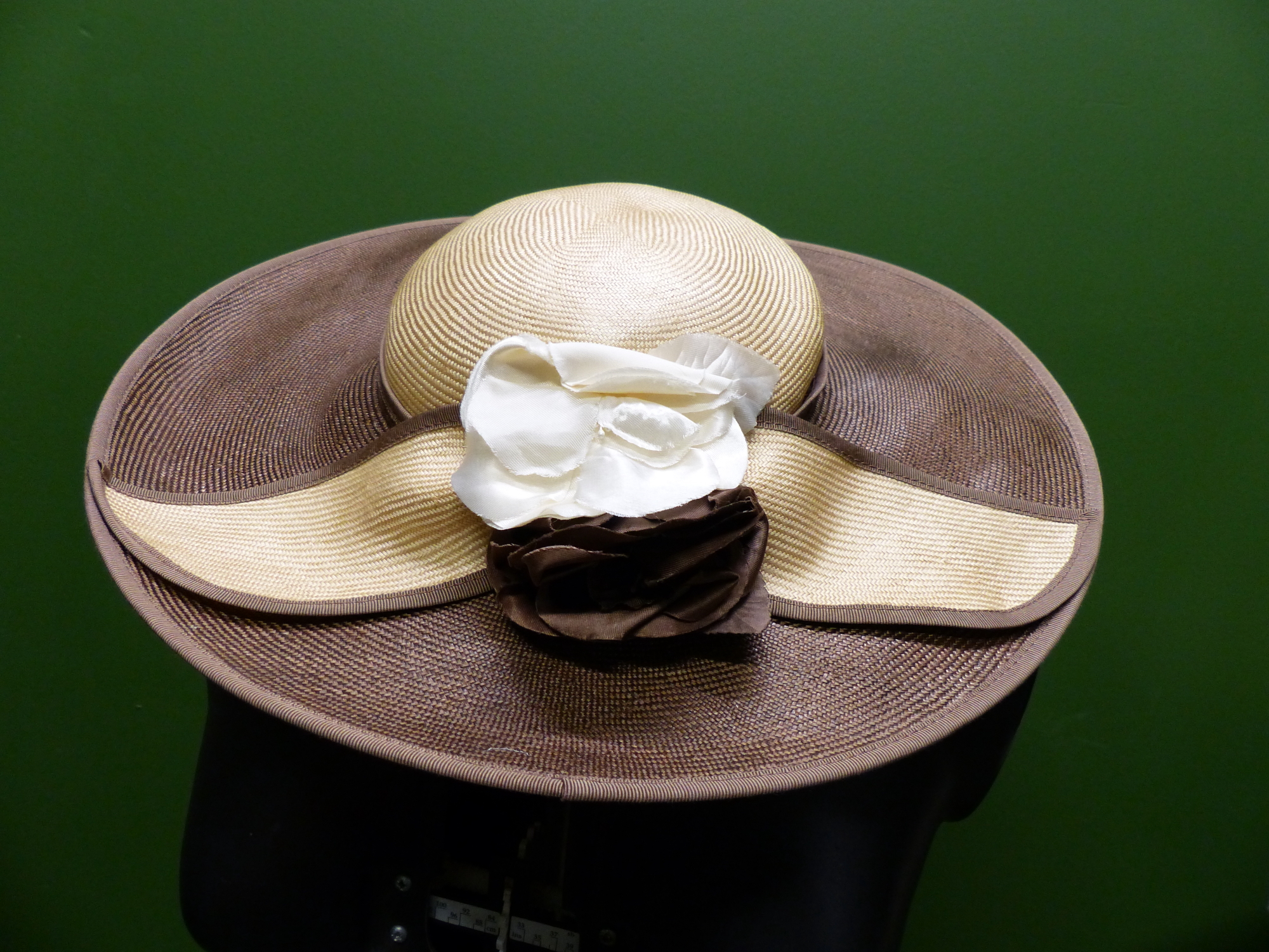 HATS. THREE LADIES HATS. WHITELEY MADE IN ENGLAND AND TWO OTHERS. - Image 10 of 12