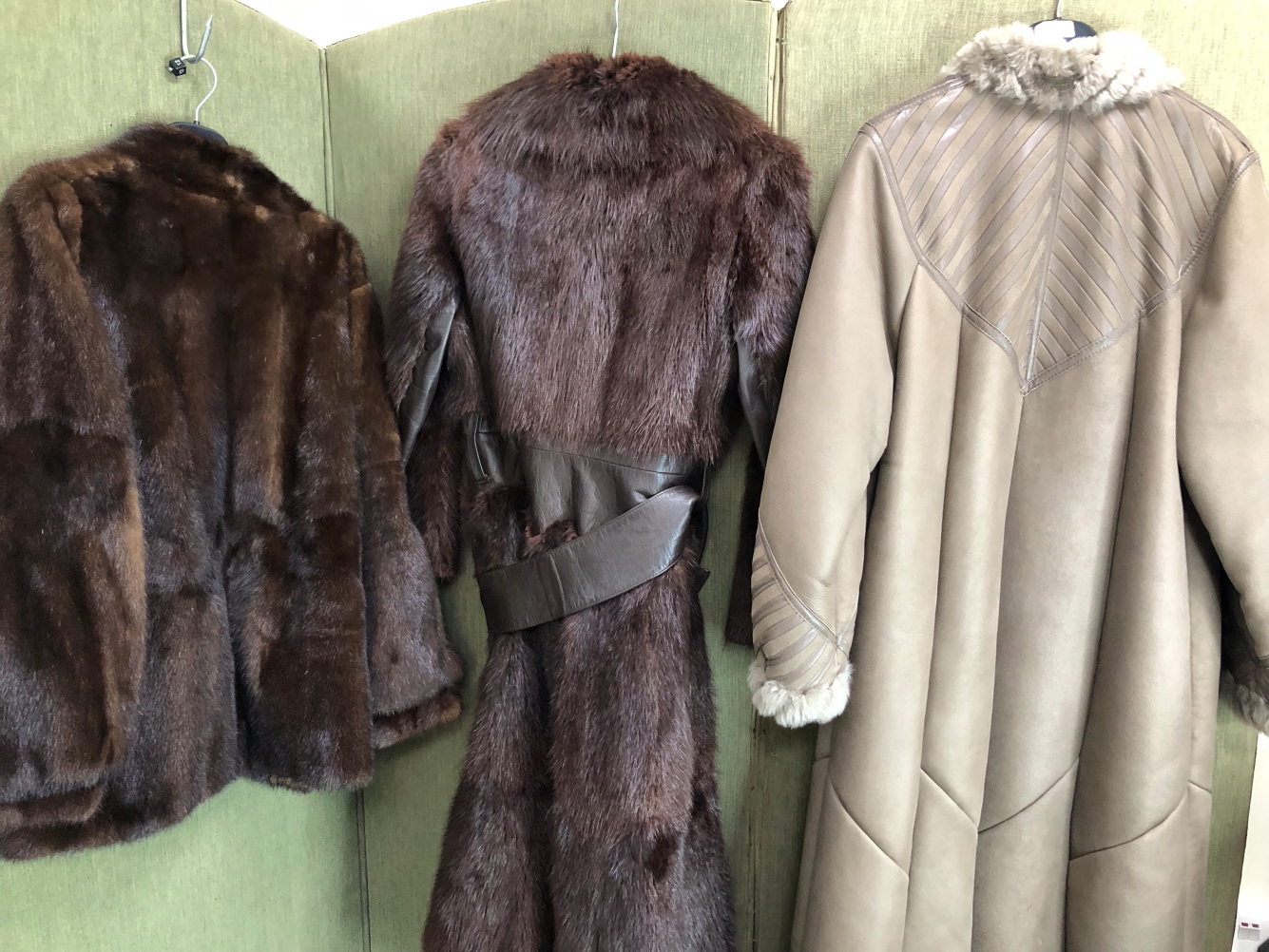 JACKET. A BROWN KESTILA TURKU FINLAND LEATHER FULL LENGTH COAT SIZE 12 WITH FAUX FUR LINING, - Image 12 of 15