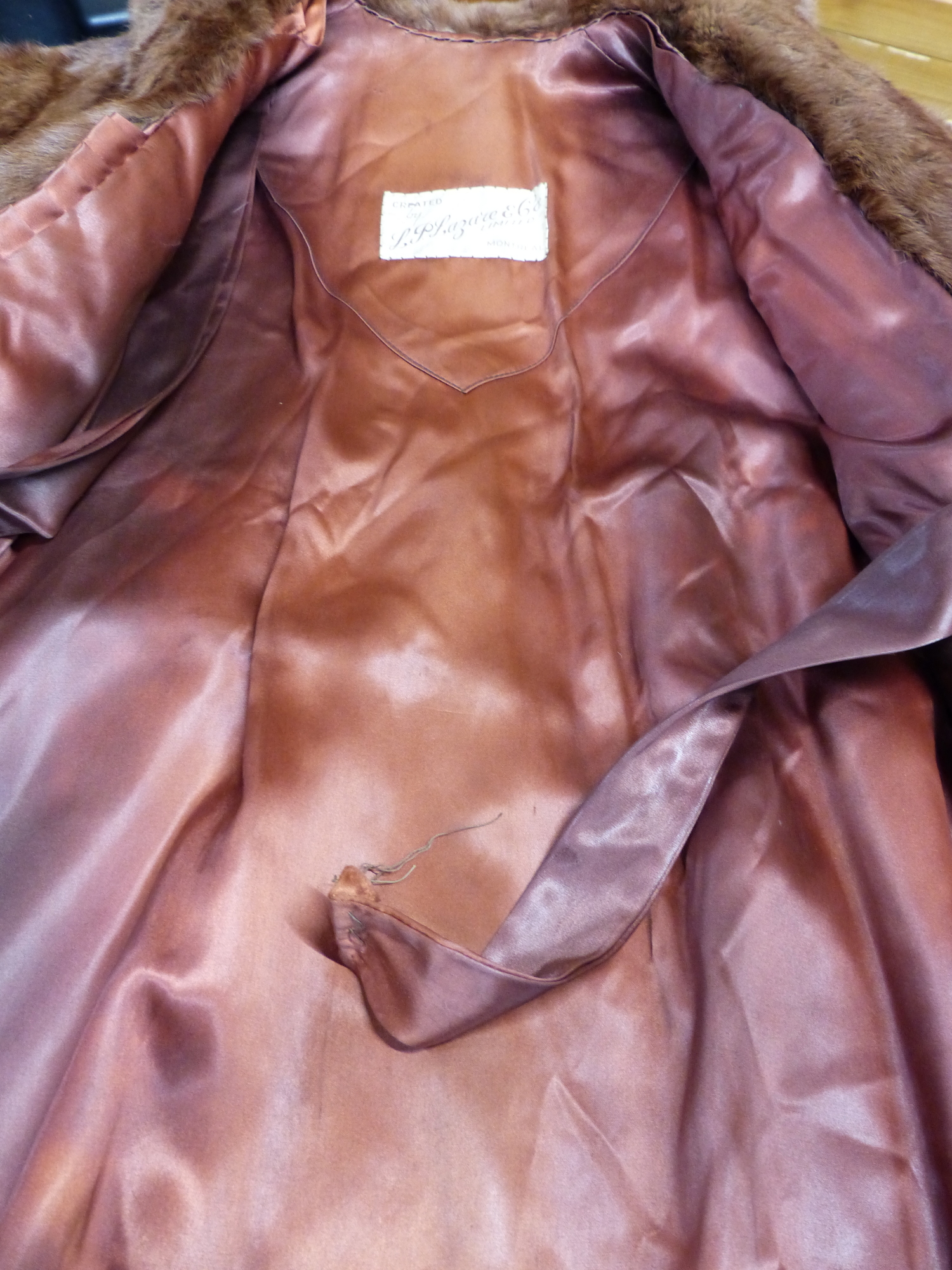 COAT. CREATED BY L.P. LAZARE & CO LIMITED MONTREAL. SHOULDER TO CUFF 58cm. SHOULDER TO HEM 74cm. PIT - Image 9 of 13