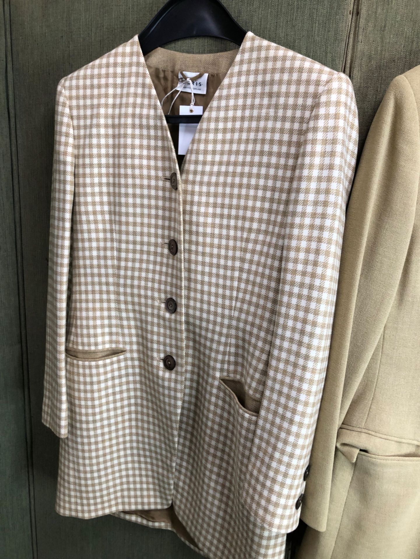 A AKRIS SWITZERLAND LADIES CREAM AND BEIGE CHECKED JACKET US SIZE 8 TOGETHER WITH A GILMAR ITALY - Image 2 of 11
