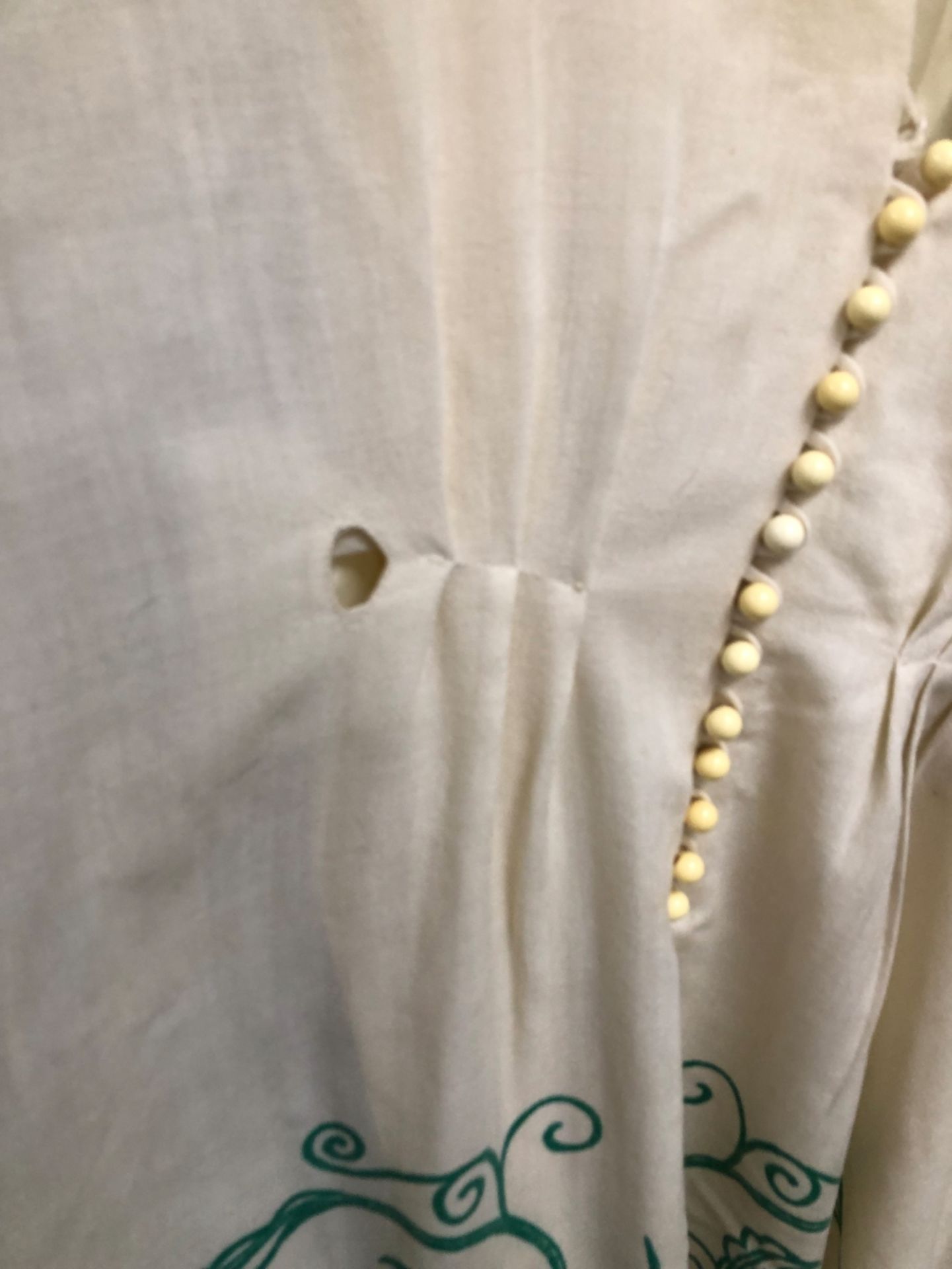 KAFTAN. ANNA ROOSE, PURE NEW WOOL, CREAM AND GREEN DETAIL FULL LENGTH KAFTAN, CIRCA 1970'S. - Image 5 of 6