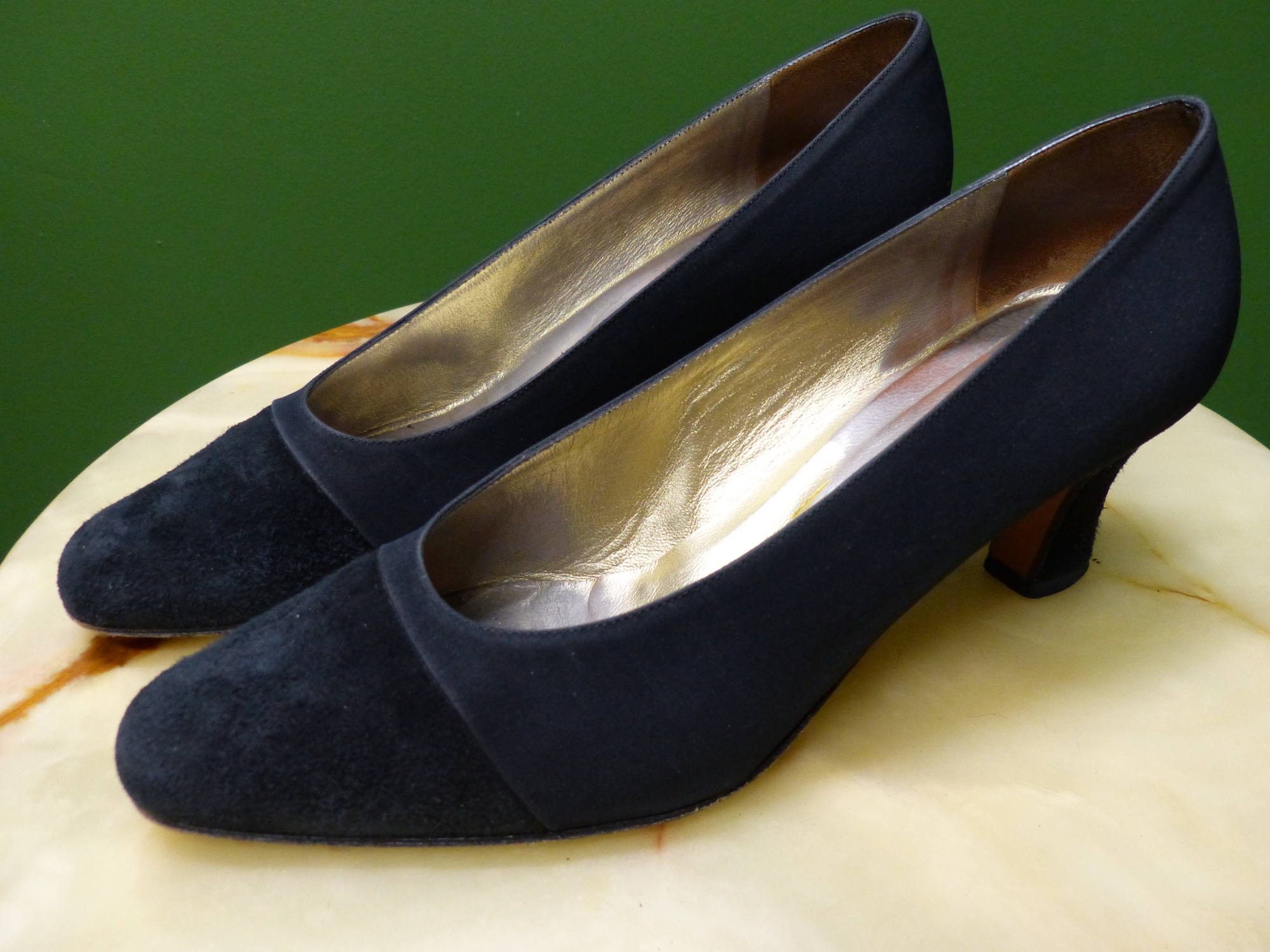 SHOES. JONES BOOT MAKER ISABEL BROWN HEALS EUR SIZE 40, TOGETHER WITH KURT GEIGER BLACK SUEDE AND - Image 8 of 11