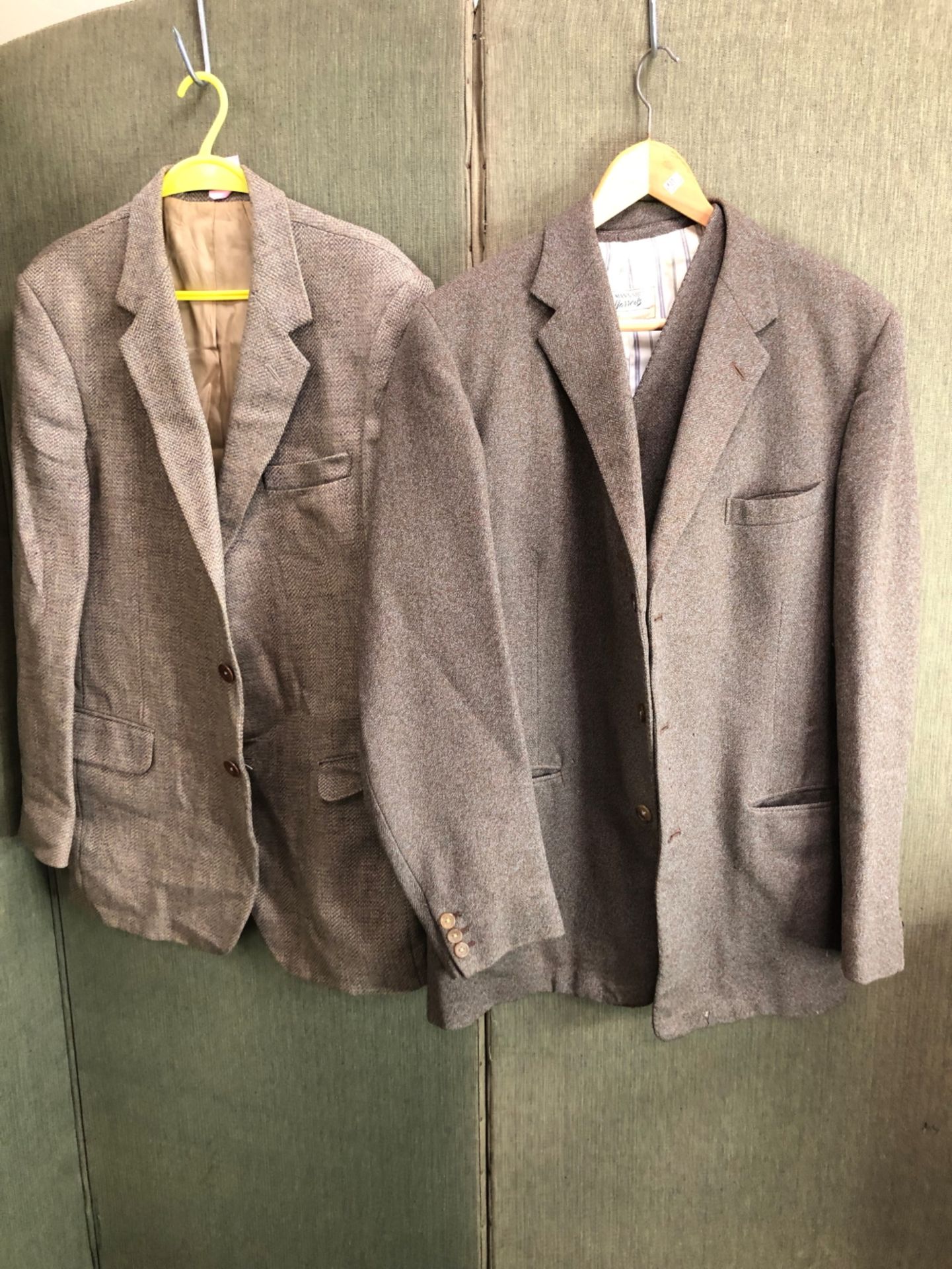 A HARRODS LTD LONDON GENTS SUIT JACKET WITH MATCHING THE MAN'S SHOP HARRODS WAISTCOAT, AND A FURTHER