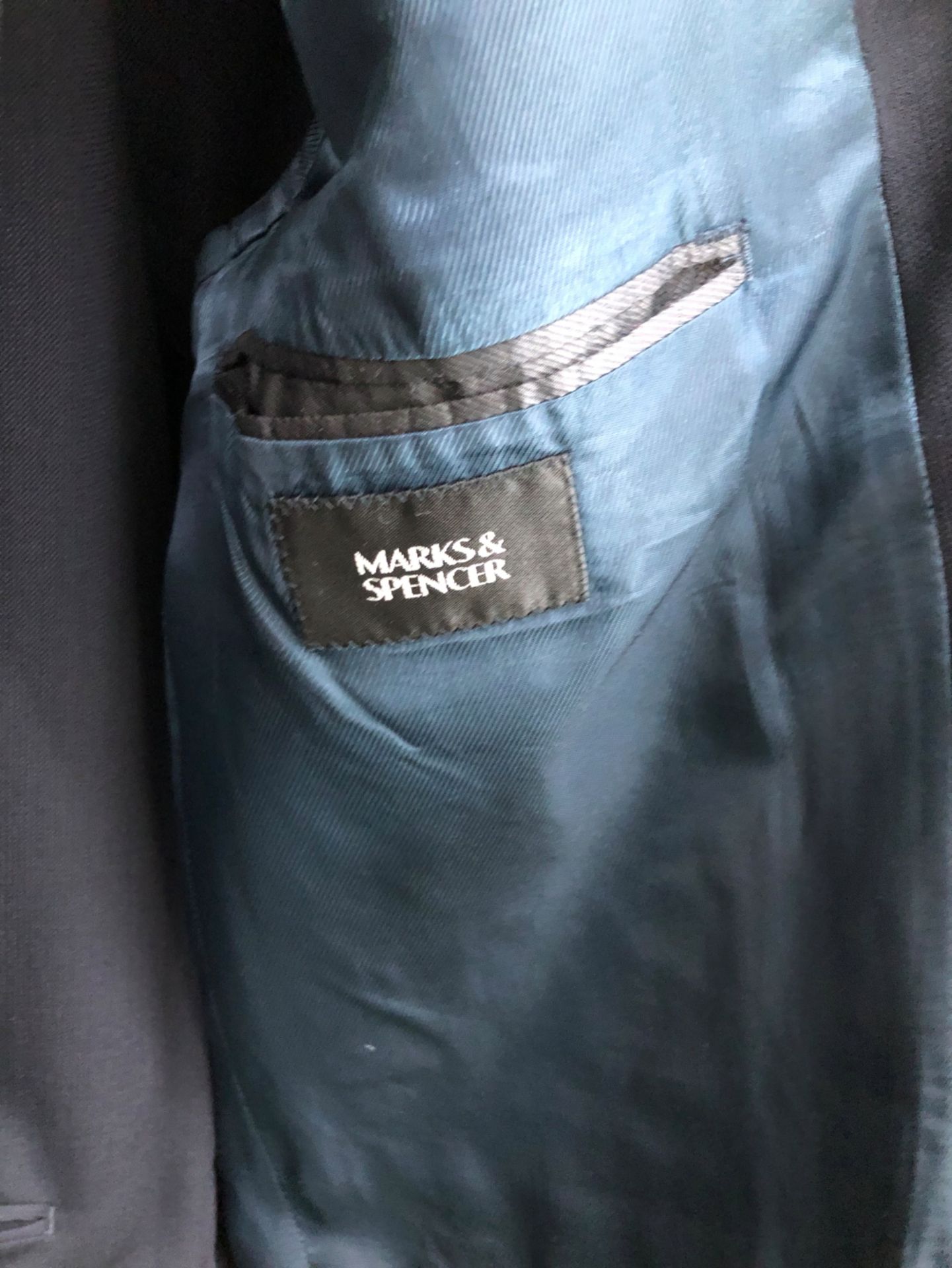 GENTS SUIT: MARKS AND SPENCER, BLACK, CHEST 42, WAIST 36, INSIDE LEG 29, TOGETHER WITH GENTS JACKET: - Image 3 of 7
