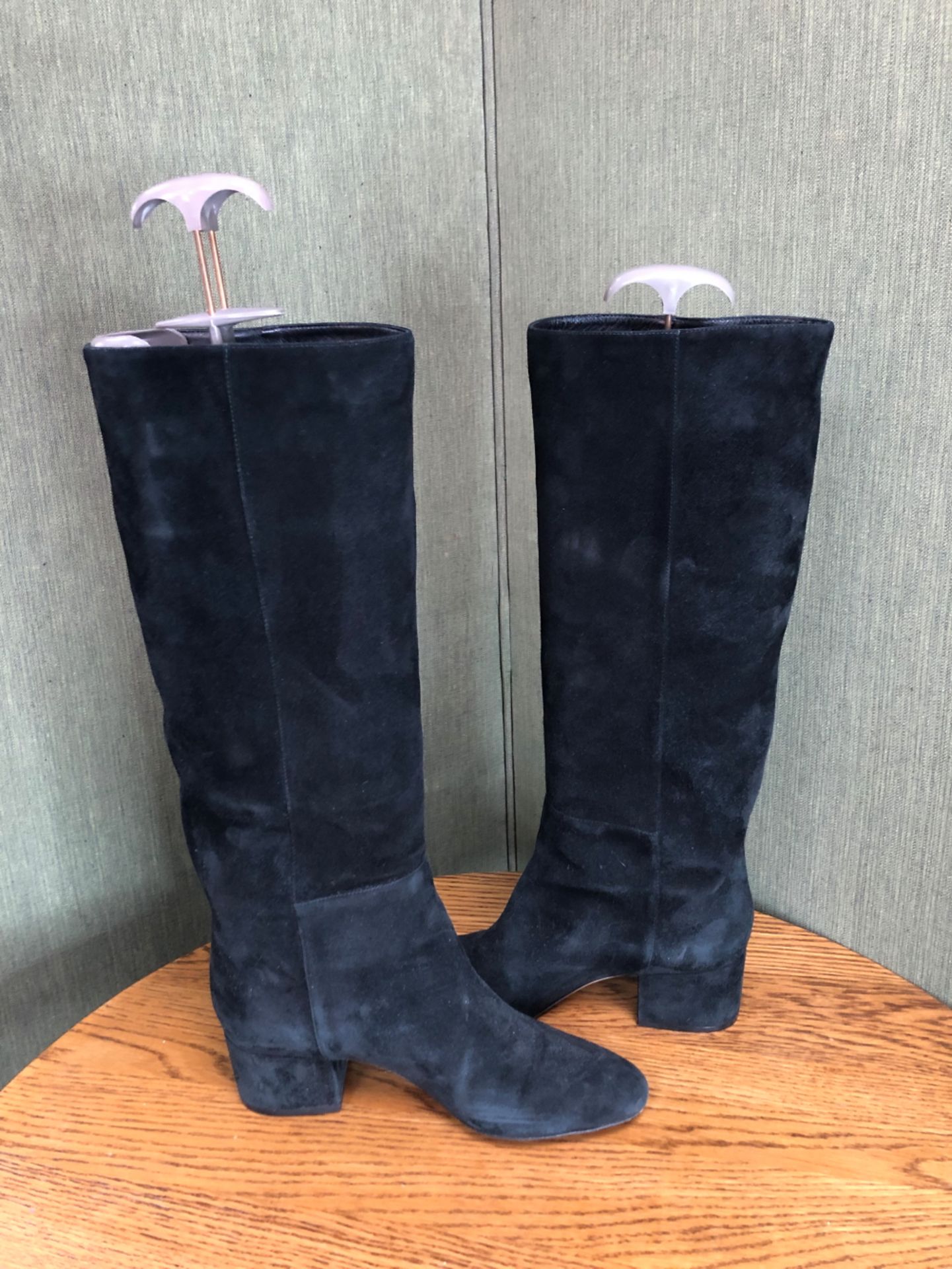 BOOTS: SERGIO ROSSI ITALY BLACK SUEDE KNEE HIGH BOOTS SIZE EUR 39
