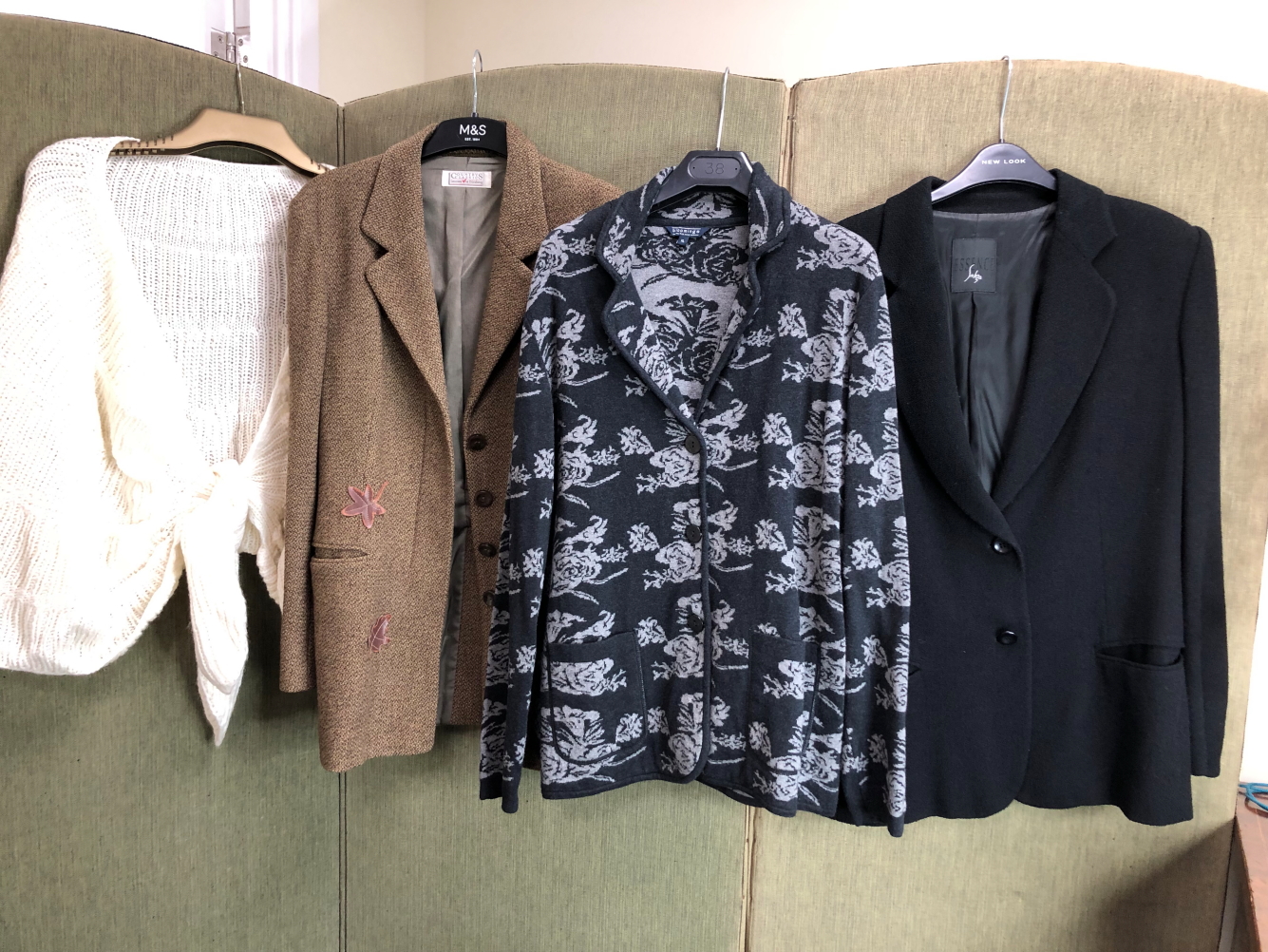 THREE BLAZERS TO INCLUDE A BLOOMINGS XL KNITTED BLAZER, A ESSENCE SAHZA BLACK BLAZER SIZE 14 AND