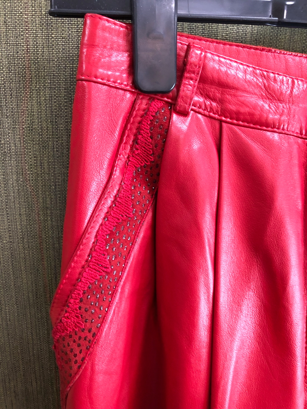 A PAIR OF AMORETTI ITALY RED LEATHER EFFECT TROUSERS WITH DETAIL RUNNING DOWN THE OUTER LEG, - Image 9 of 21