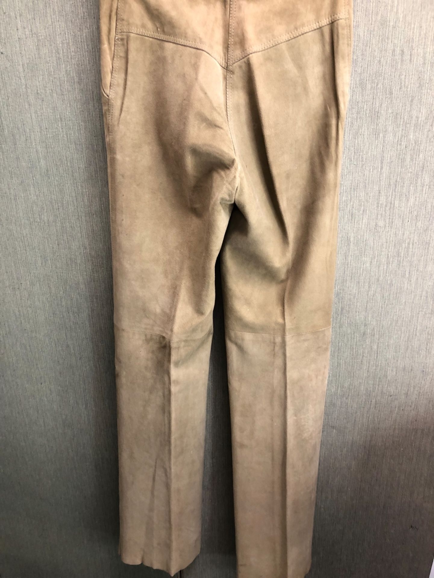TWO PAIRS OF PATTI SEARLE PALE GREEN FLARED SUEDE TROUSERS ONE 38 INCH HE OTHER 34 INCH, TOGETHER - Image 17 of 26