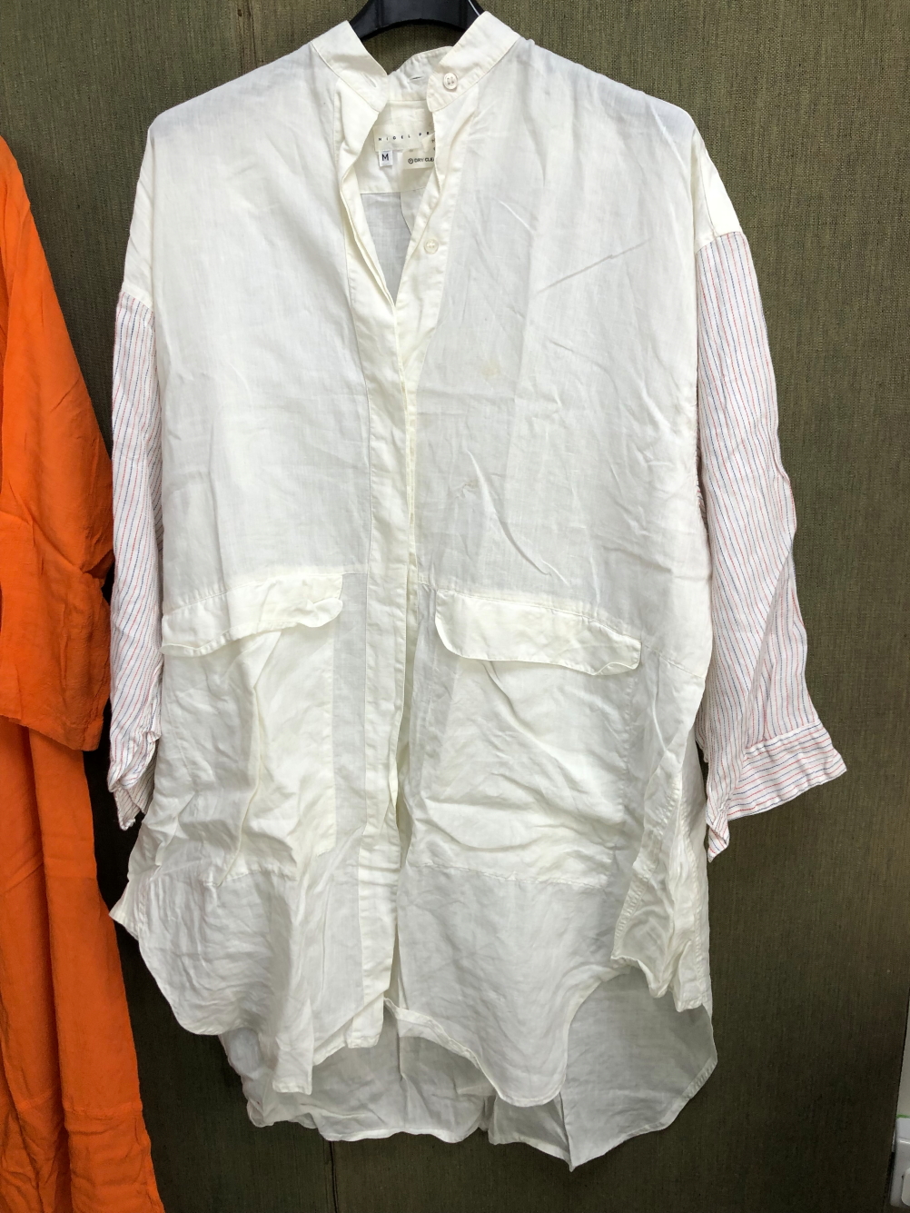 A COLLECTION OF LADIES SUMMER CLOTHES TO INCLUDE A LINEN NIGEL PRESTON OVERSIZED SHIRT SIZE M, A - Image 7 of 9