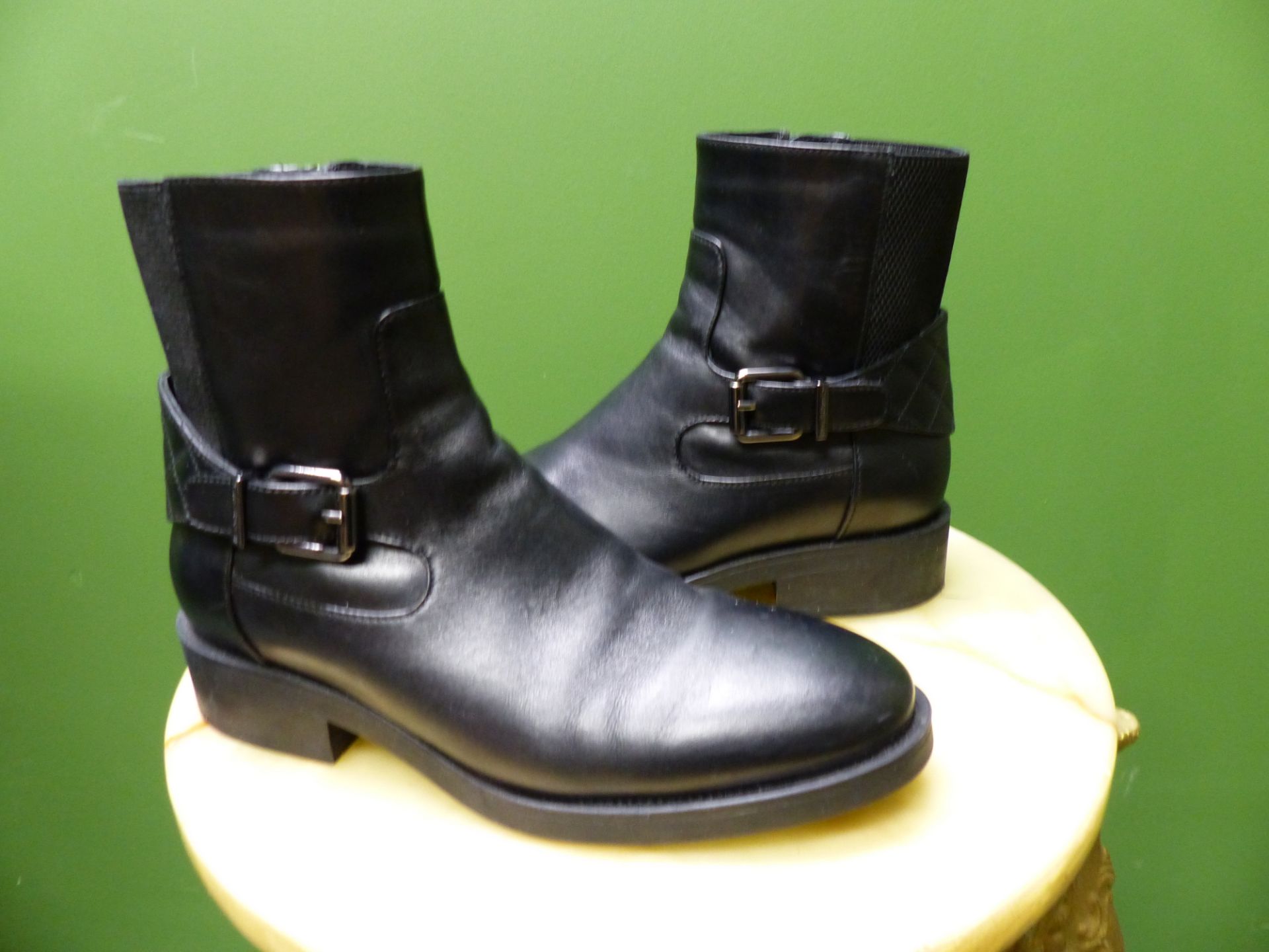 BOOTS. RUSSELL & BROMLEY BLACK UK SIZE 39. (WITH BOX)
