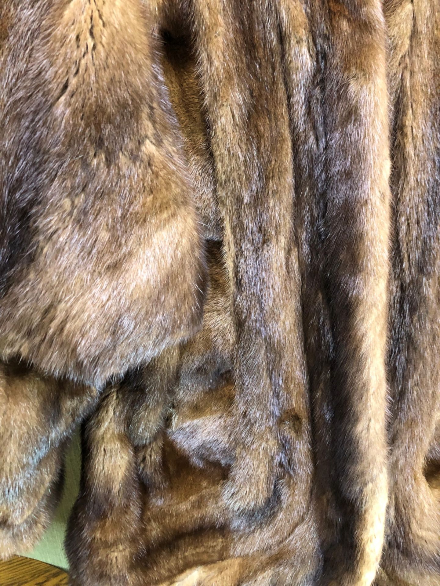 A PHILIP HOCKLEY MAYFAIR BROWN FUR JACKET. PIT TO PIT 52cm, SHOULDER TO HEM 83cm SHOULDER TO CUFF - Image 5 of 10