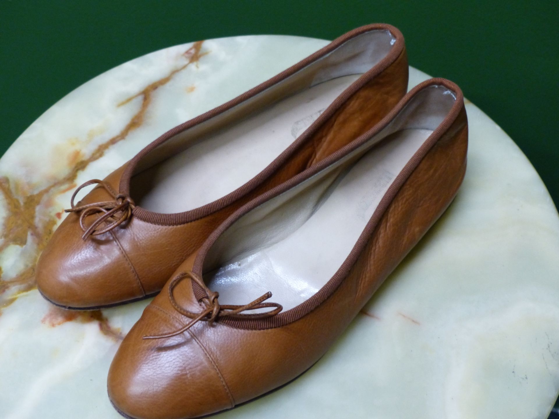 SHOES. TANINO CRISCI LEATHER AND SUEDE CAMEL HEALS EUR SIZE 39. UNUTZER LEATHER BROWN FLATS EUR SIZE - Image 2 of 8