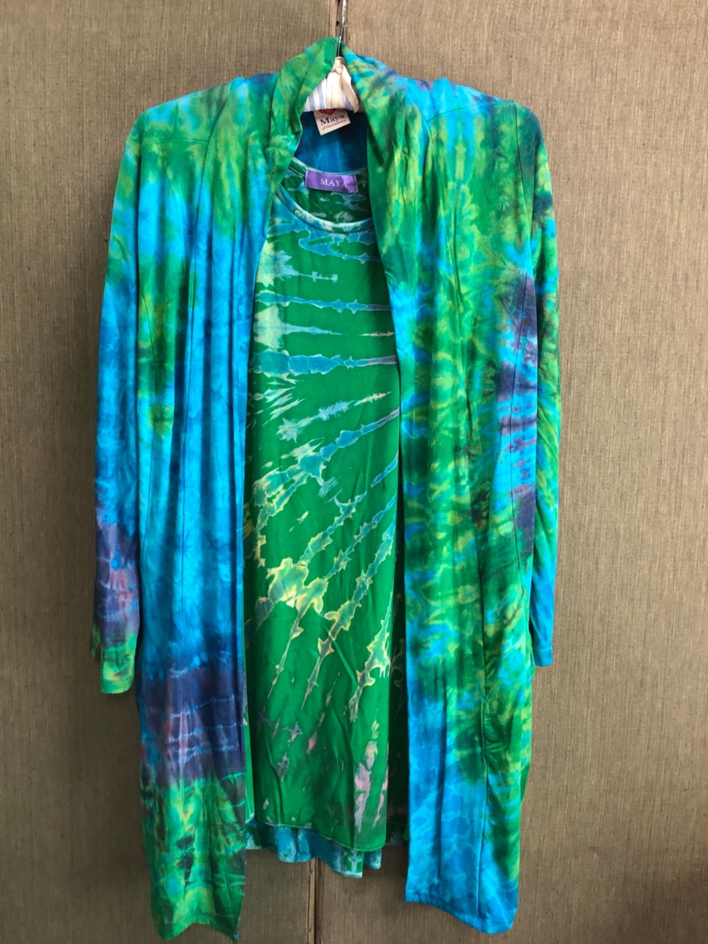 A MAYA OF GLASTONBURY LONG TIE DIE TSHIRT TOGETHER WITH A MAYA TIE DIE THIN JACKET (2)