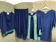 A JANICE WAINWRIGHT UK 14 NAVY AND FLORAL SHEER TUNIC TIE UP TOP WITH MATCHING 3/4 SLEEVE TOP
