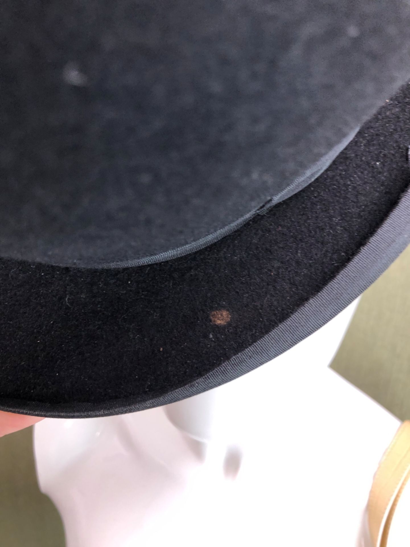 A GIRLS BOATER HAT "THE RIDGMONT", TOGETHER WITH A HEPSWORTH BOWLER HAT SIZE 71/8 AND A AS NEW - Image 6 of 10