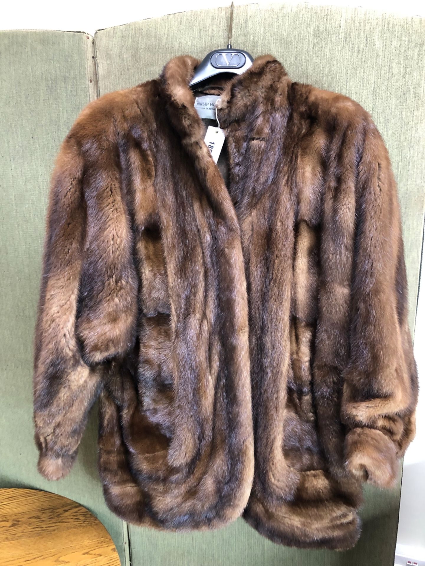 A PHILIP HOCKLEY MAYFAIR BROWN FUR JACKET. PIT TO PIT 52cm, SHOULDER TO HEM 83cm SHOULDER TO CUFF