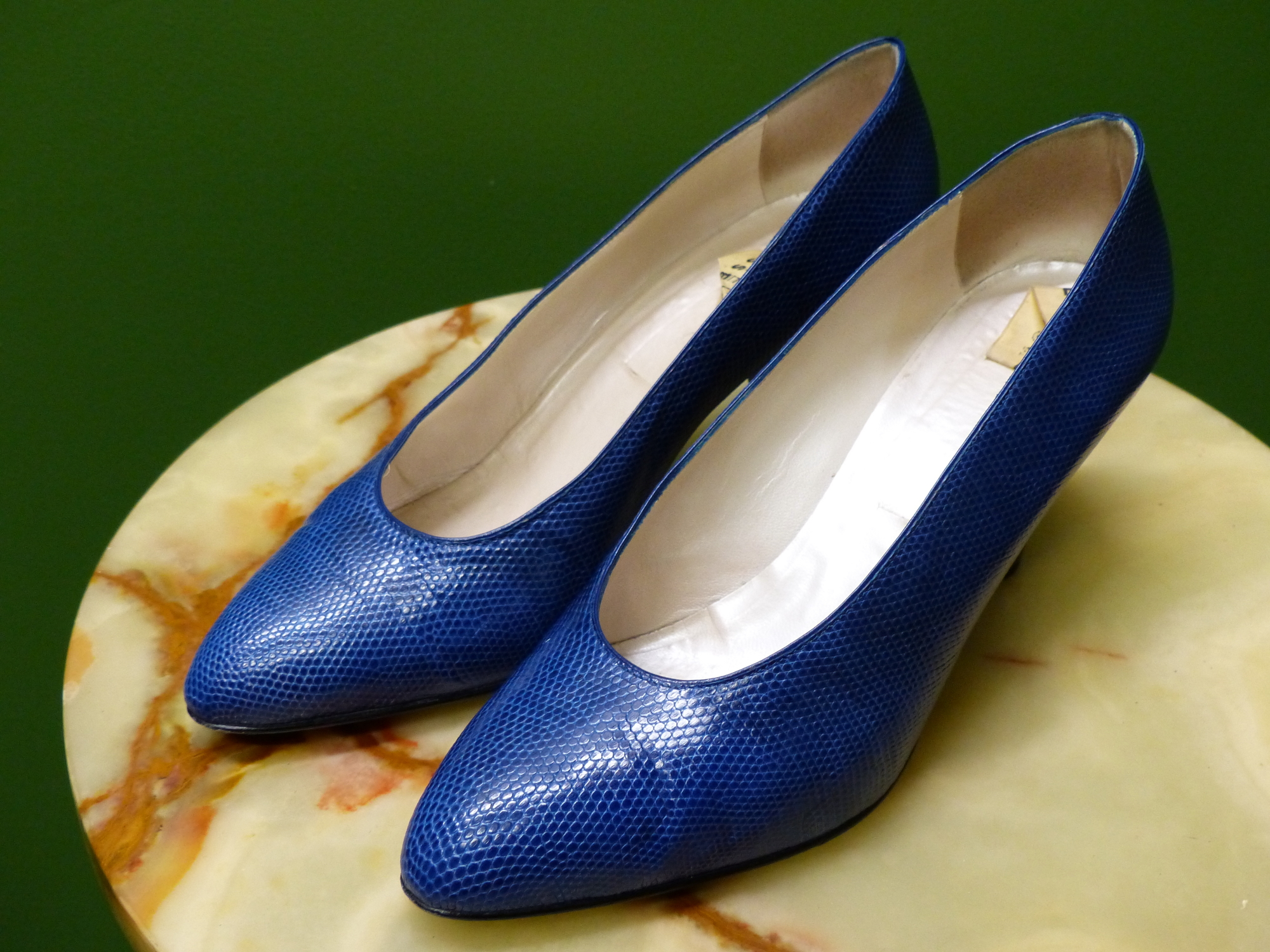 SHOES. FRATELL ROSSETTI BLUE CROC STYLE EUR SIZE 39.5, TOGETHER WITH PETER KAISER CAFE SUEDE UK SIZE - Image 5 of 12