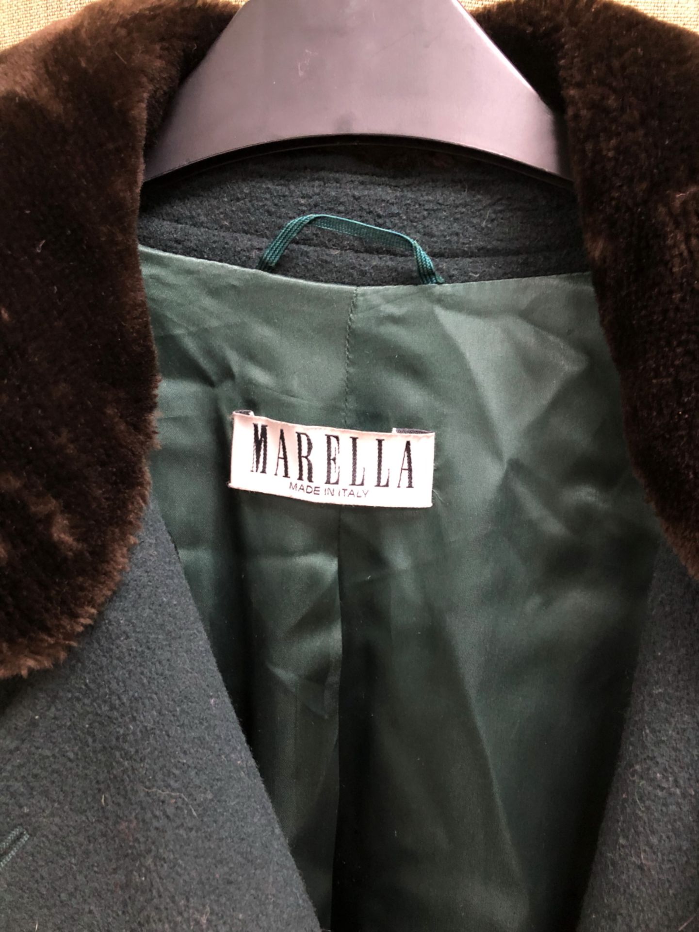 A GREEN MARELLA ITALY LONG WOOL COAT WITH DARK BROWN FAUX FUR CUFFS AND COLLAR SIZE 12, TOGETHER - Bild 4 aus 14