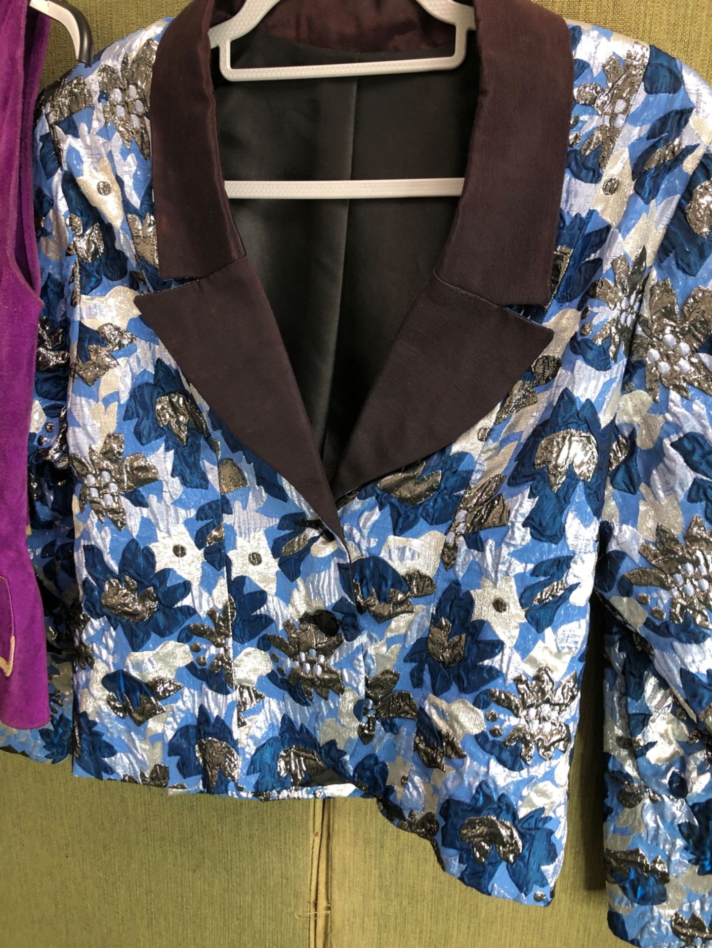 A SAPPHIRE SIZE 12 SILVER AND BLUE EVENING JACKET, TOGETHER WITH TWO WAISTCOATS, ONE PURPLE TAN - Image 5 of 13