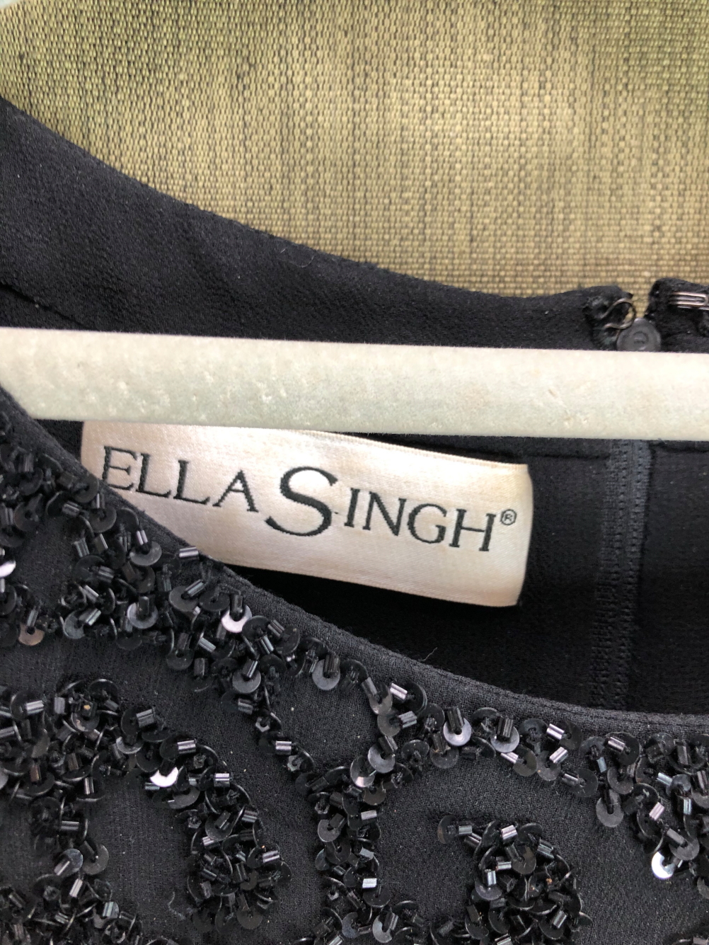 A ELLA SINGH BLACK SEQUIN JACKET SIZE 42 AND MATCHING VEST TOP SIZE 40 - Image 3 of 7