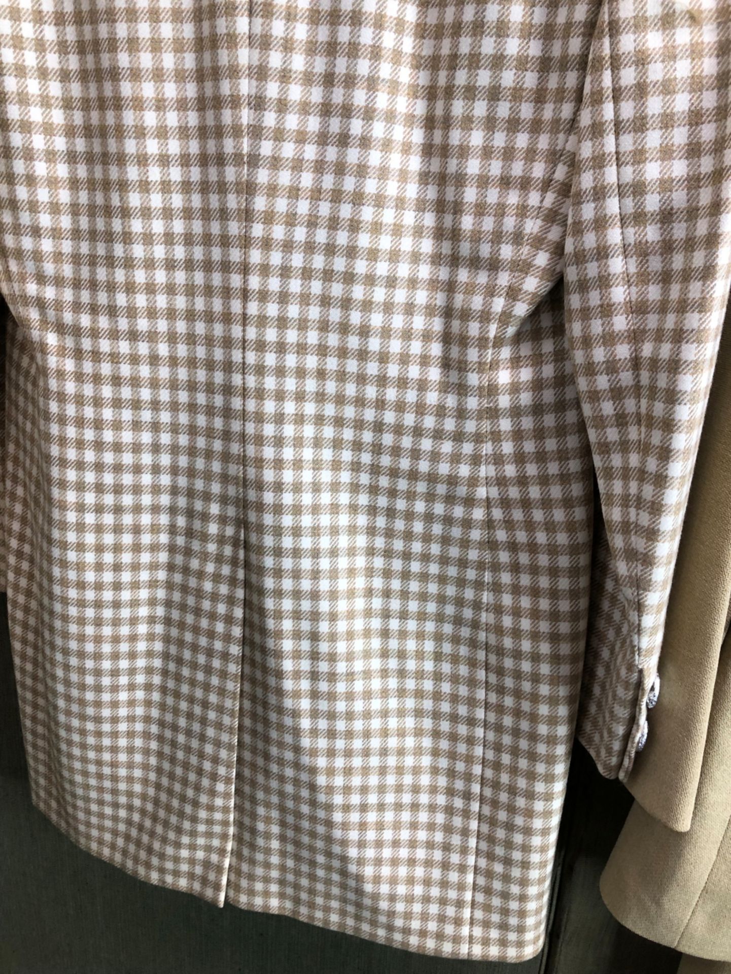 A AKRIS SWITZERLAND LADIES CREAM AND BEIGE CHECKED JACKET US SIZE 8 TOGETHER WITH A GILMAR ITALY - Image 6 of 11
