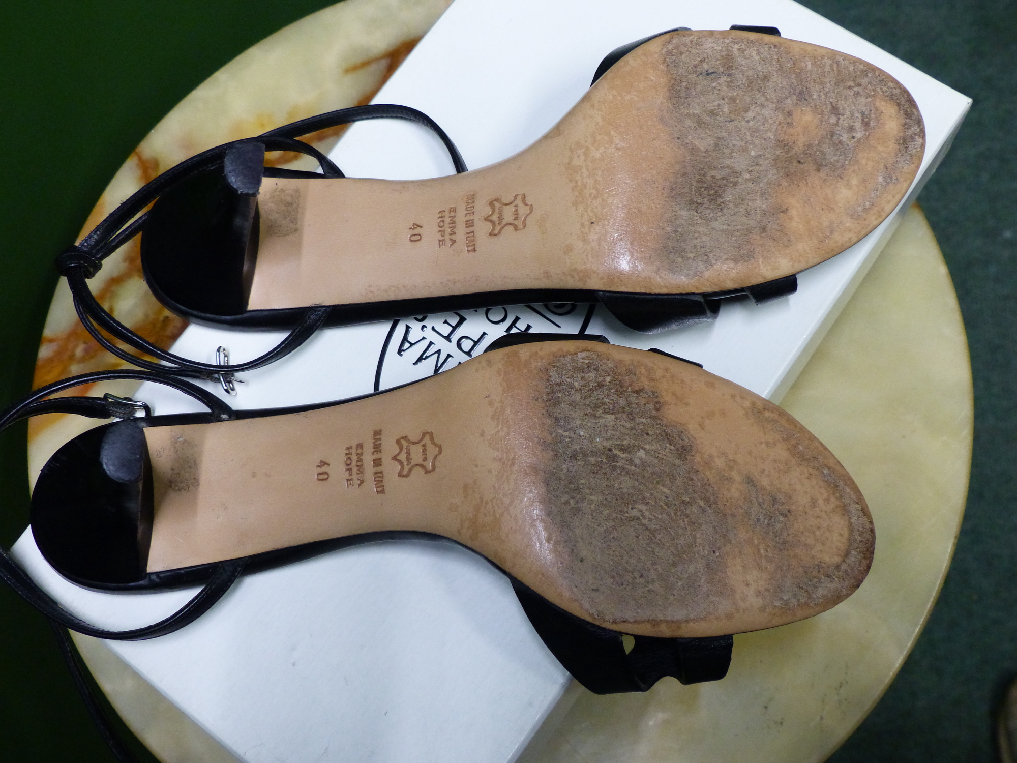 SHOES. EMMA HOPE'S SHOE, REGALIA FOR FEET BLACK LEATHER BUCKLE HEALED SANDALS. SIZE 40 EUR, HEAL - Image 5 of 5