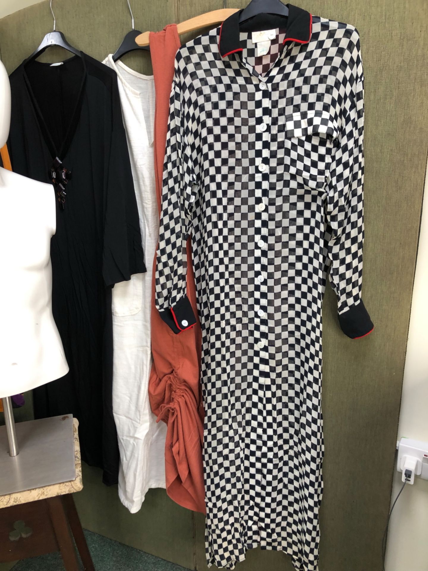 A GOTTEX BLACK AND WHITE CHECK LONG SLEEVED SHEER DRESS SIZE SMALL AND A LA PERLA SIZE 44 BLACK - Image 5 of 25