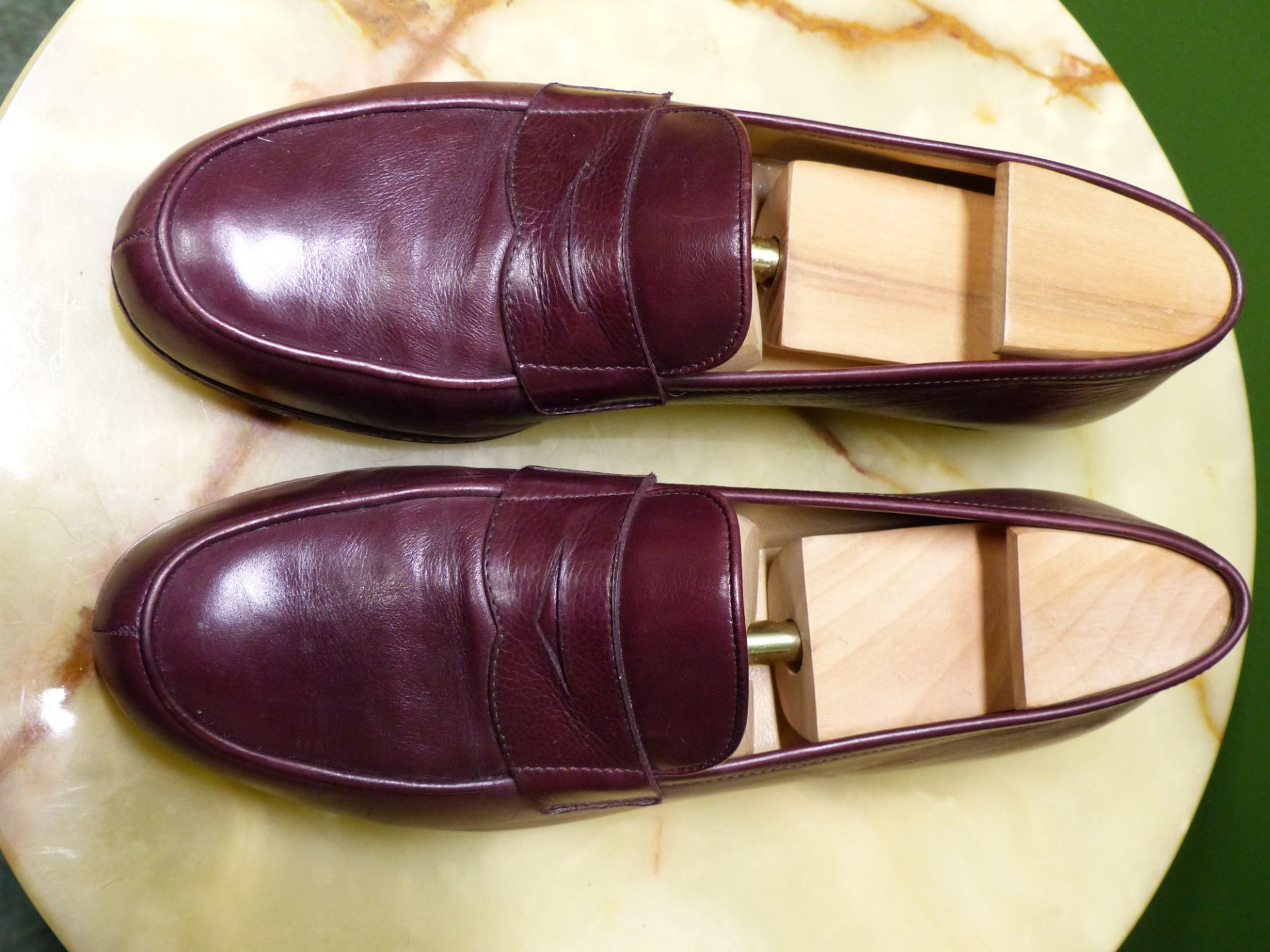 SHOES. UNUTZER BURGUNDY LOAFERS EUR SIZE 40 (BOX) CAPUCINE BROWN SUEDE HEALS UK SIZE 6, AND TANINO - Image 5 of 15