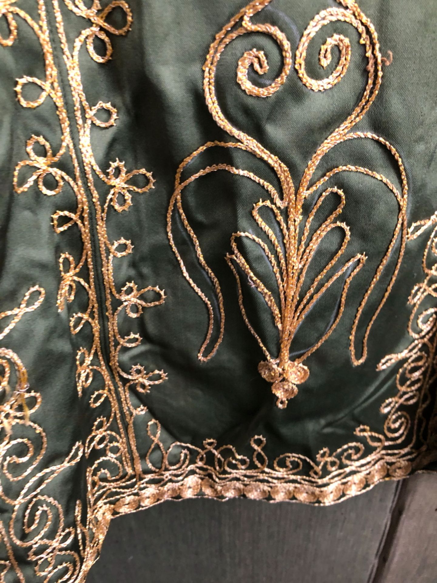 JACKET, AN INDIAN GREEN SILK JACKET EMBROIDERED IN GOLD THREAD, SLEEVE LENGTH 48cms, NECK TO HEM - Image 5 of 10