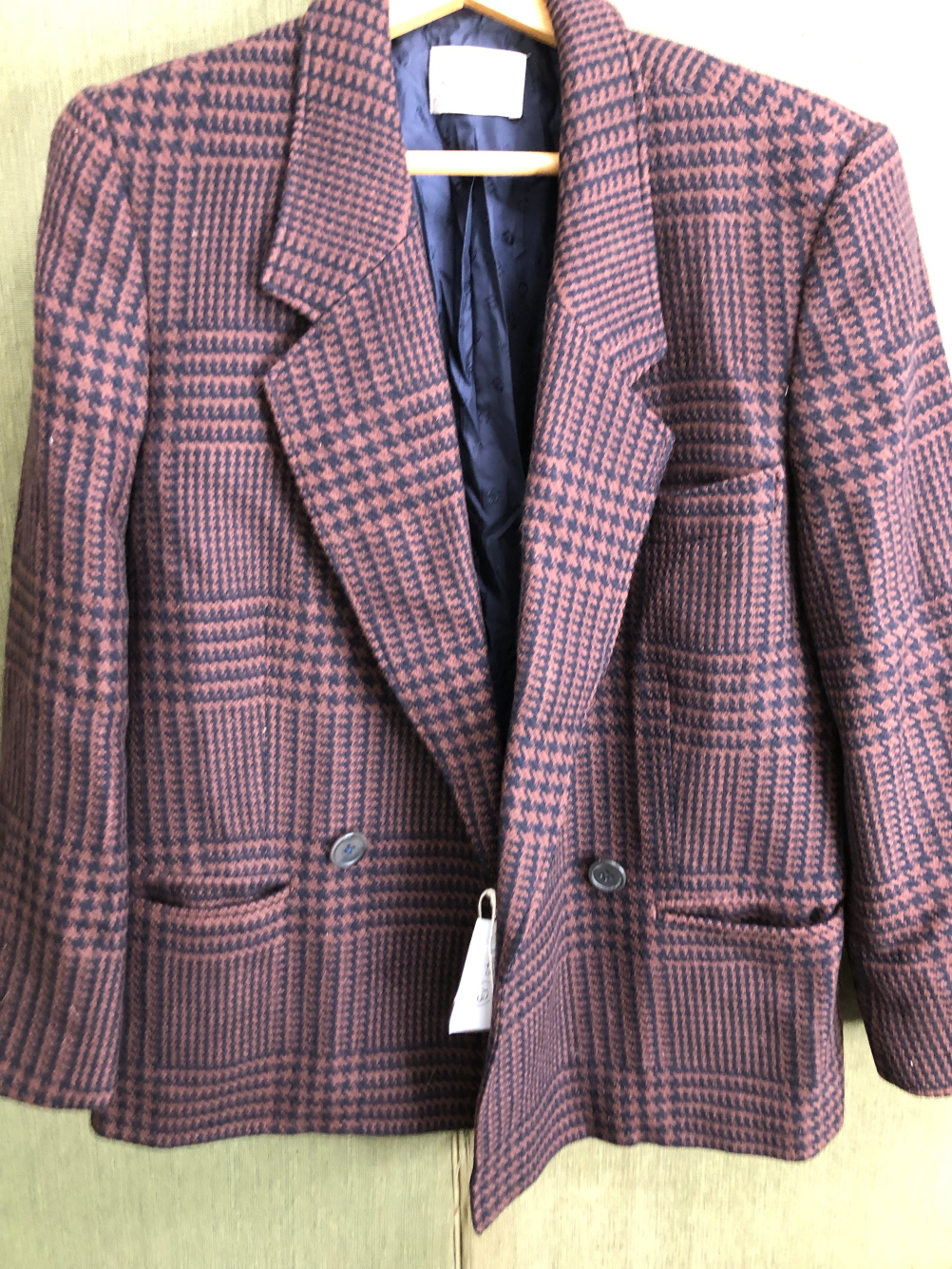 JACKET. HARRY HALL, MADE IN ENGLAND 100% WOOL AND LINED CHECK JACKET PIT TO PIT 43cms, SHOULDER TO - Image 9 of 11